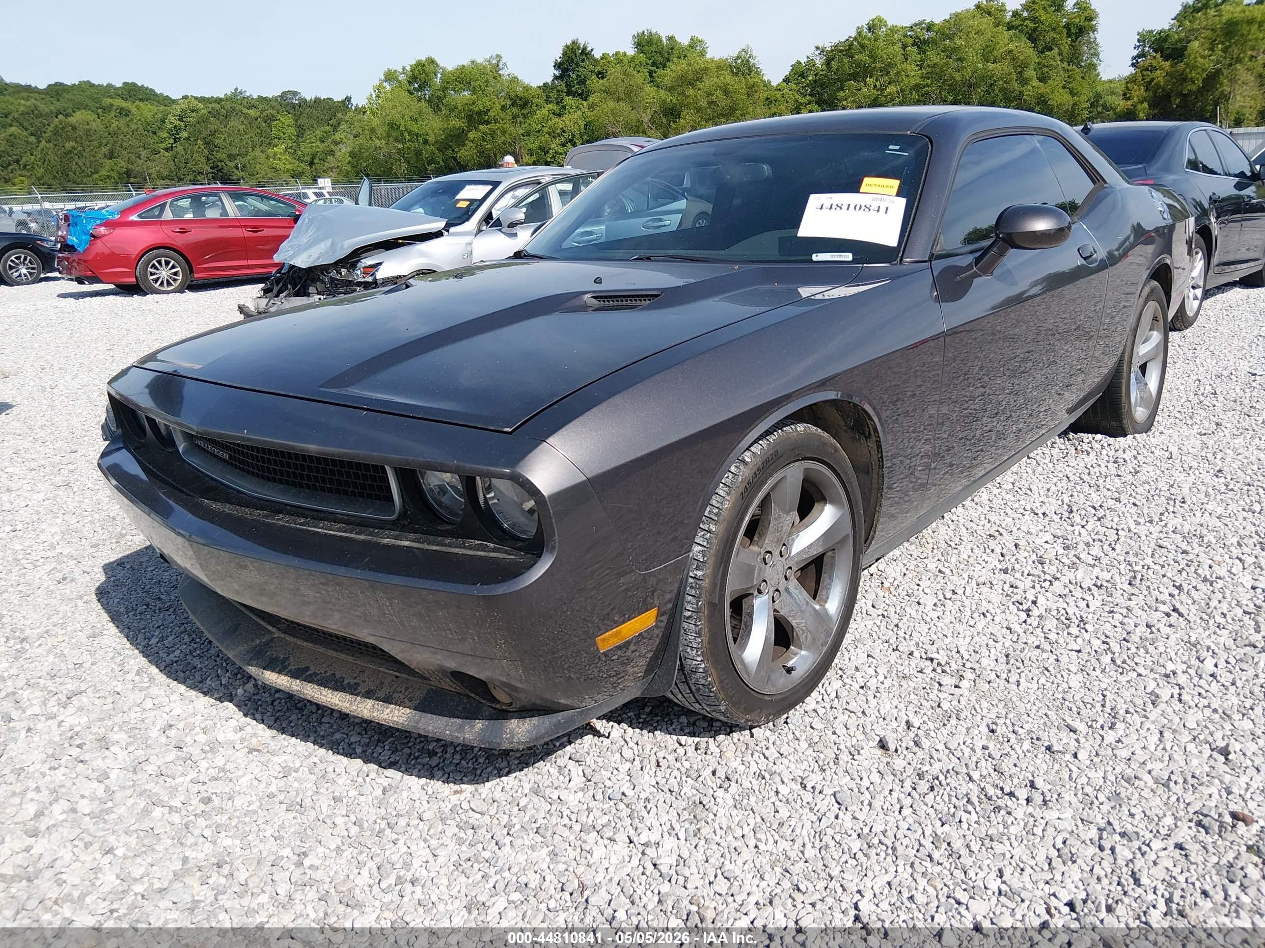 DODGE CHALLENGER image 2