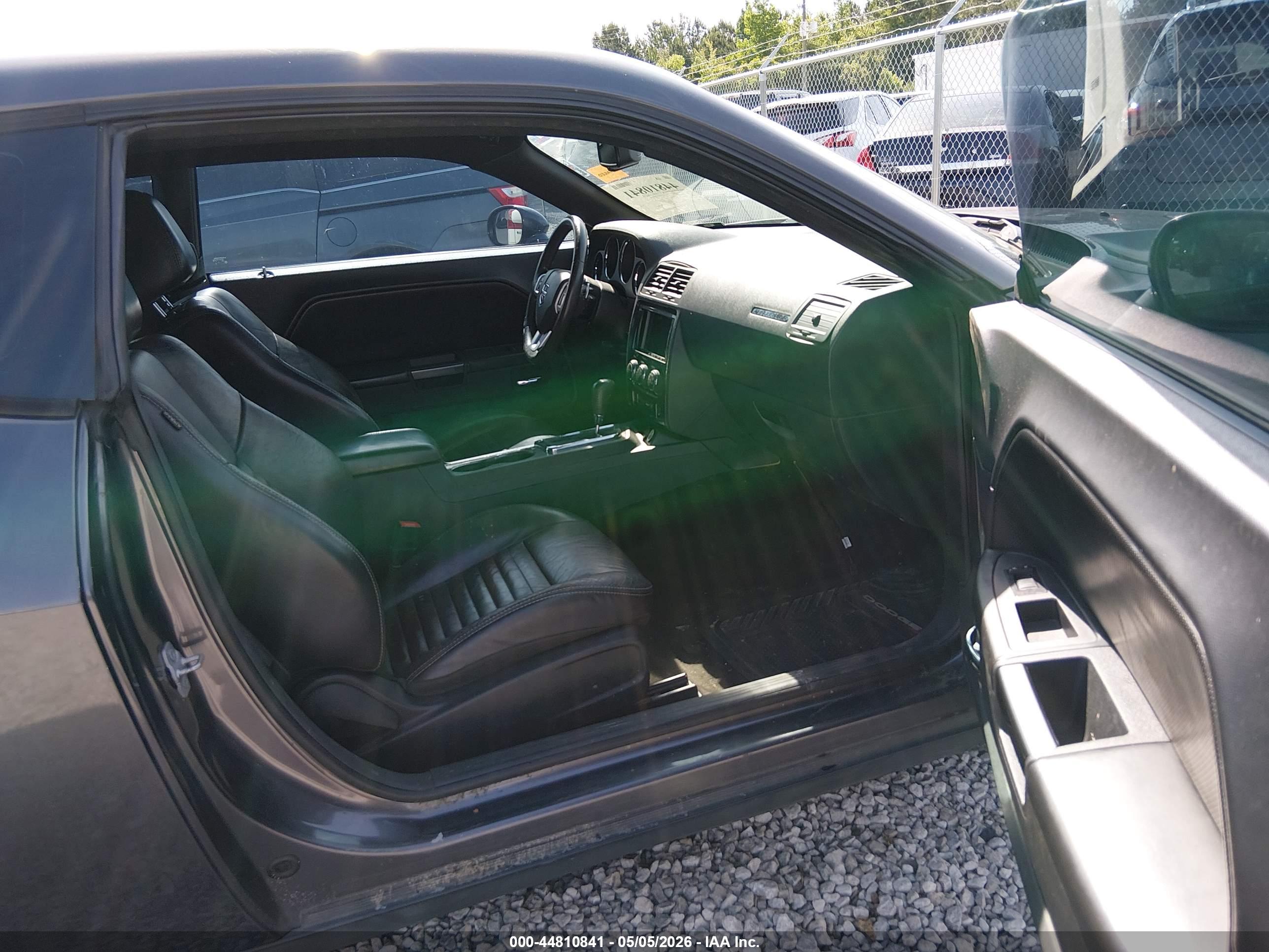 DODGE CHALLENGER image 5