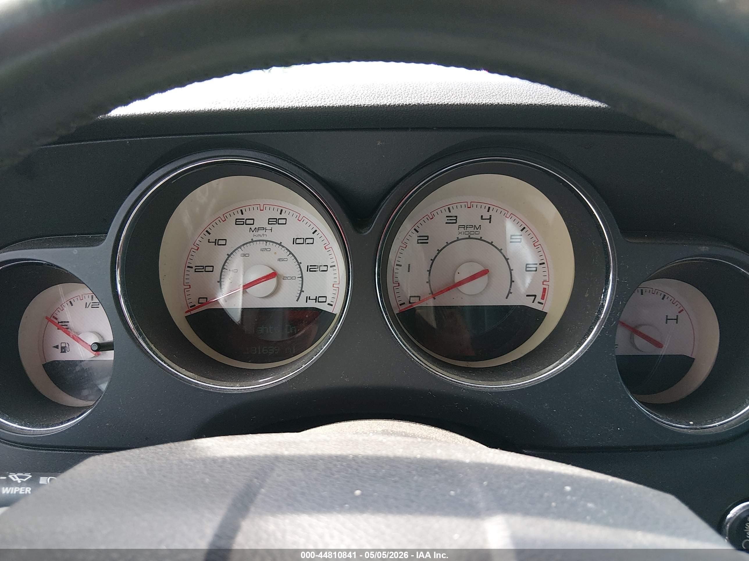 DODGE CHALLENGER image 7