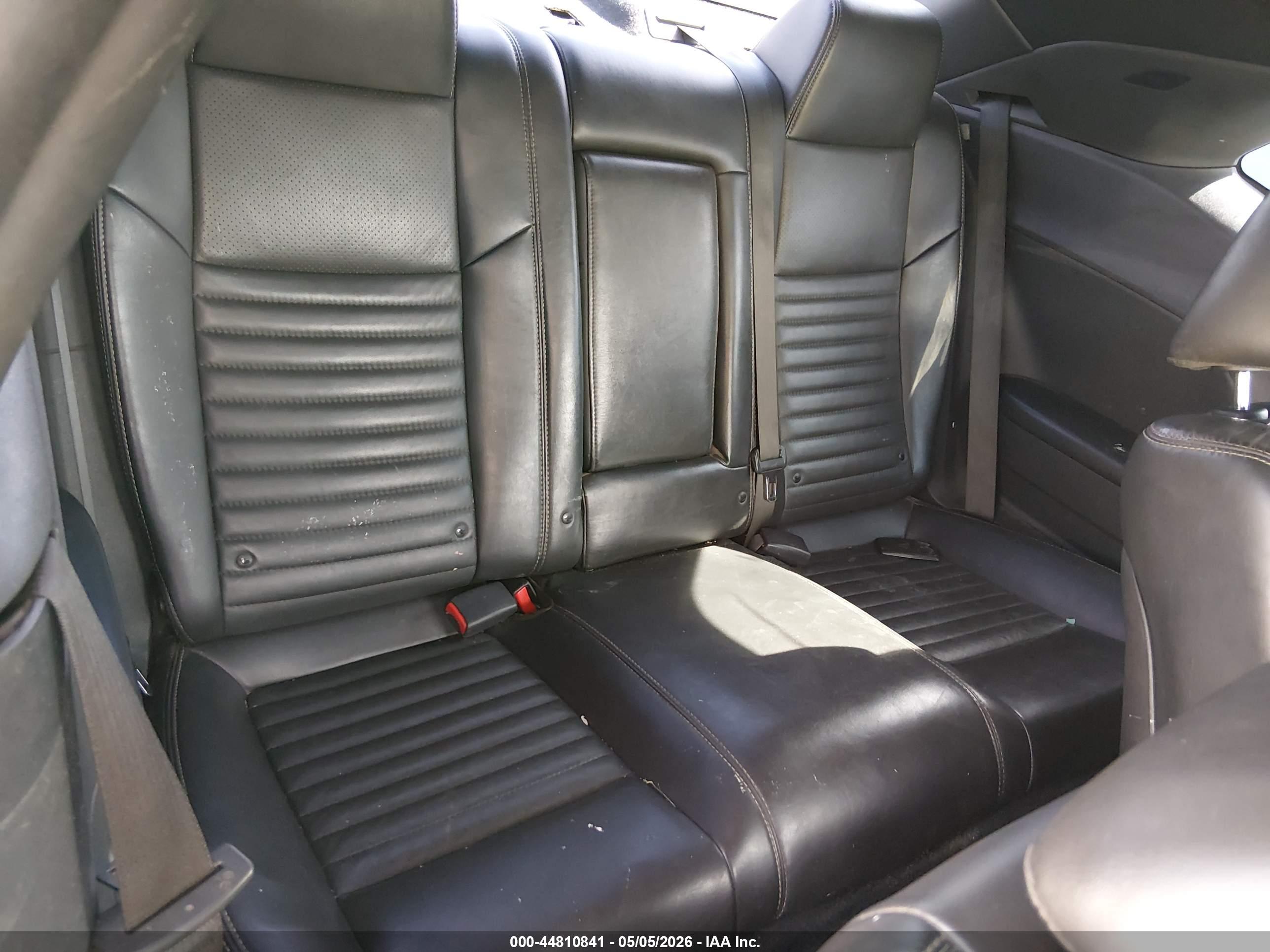 DODGE CHALLENGER image 8