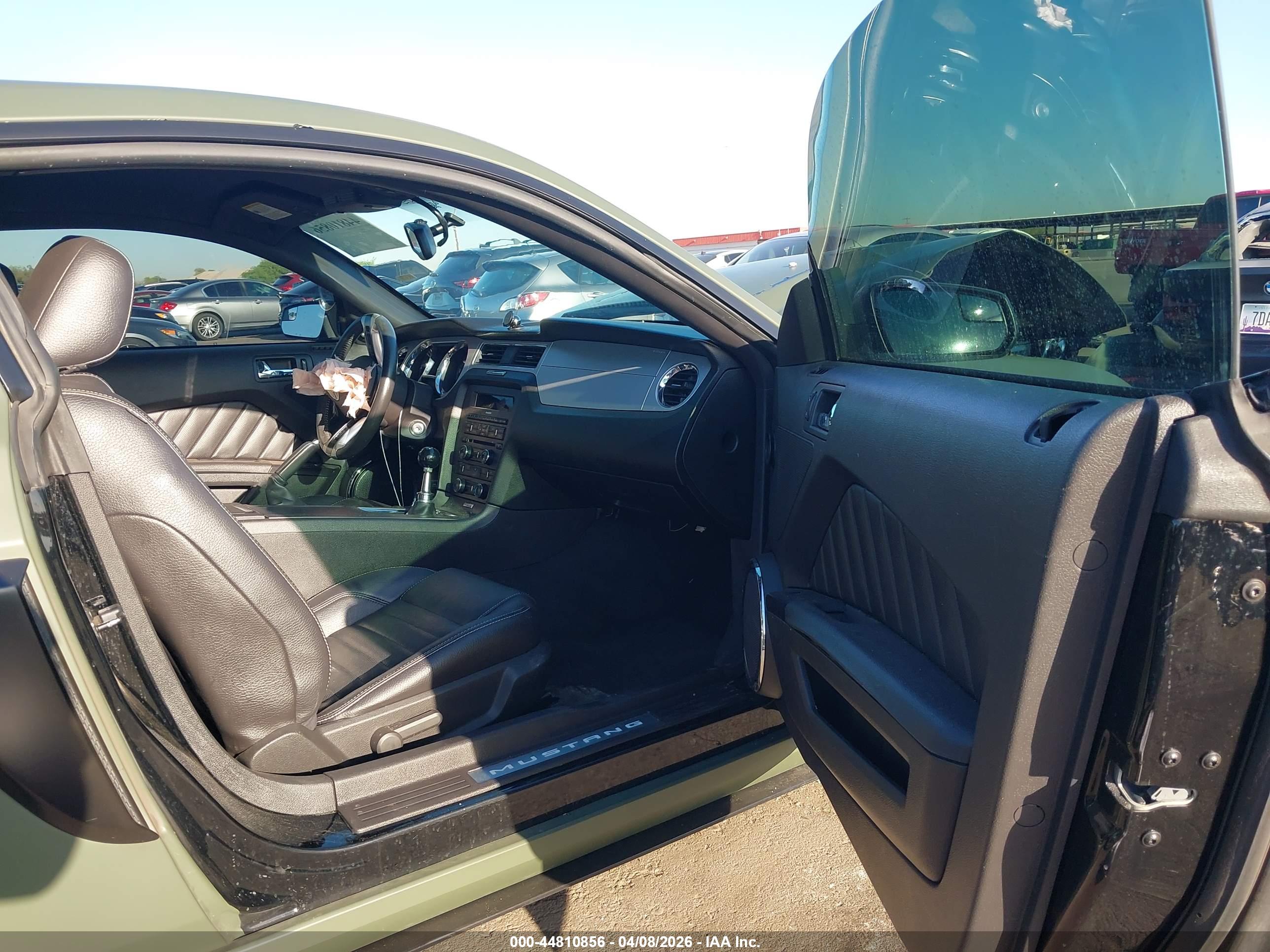 FORD MUSTANG image 5