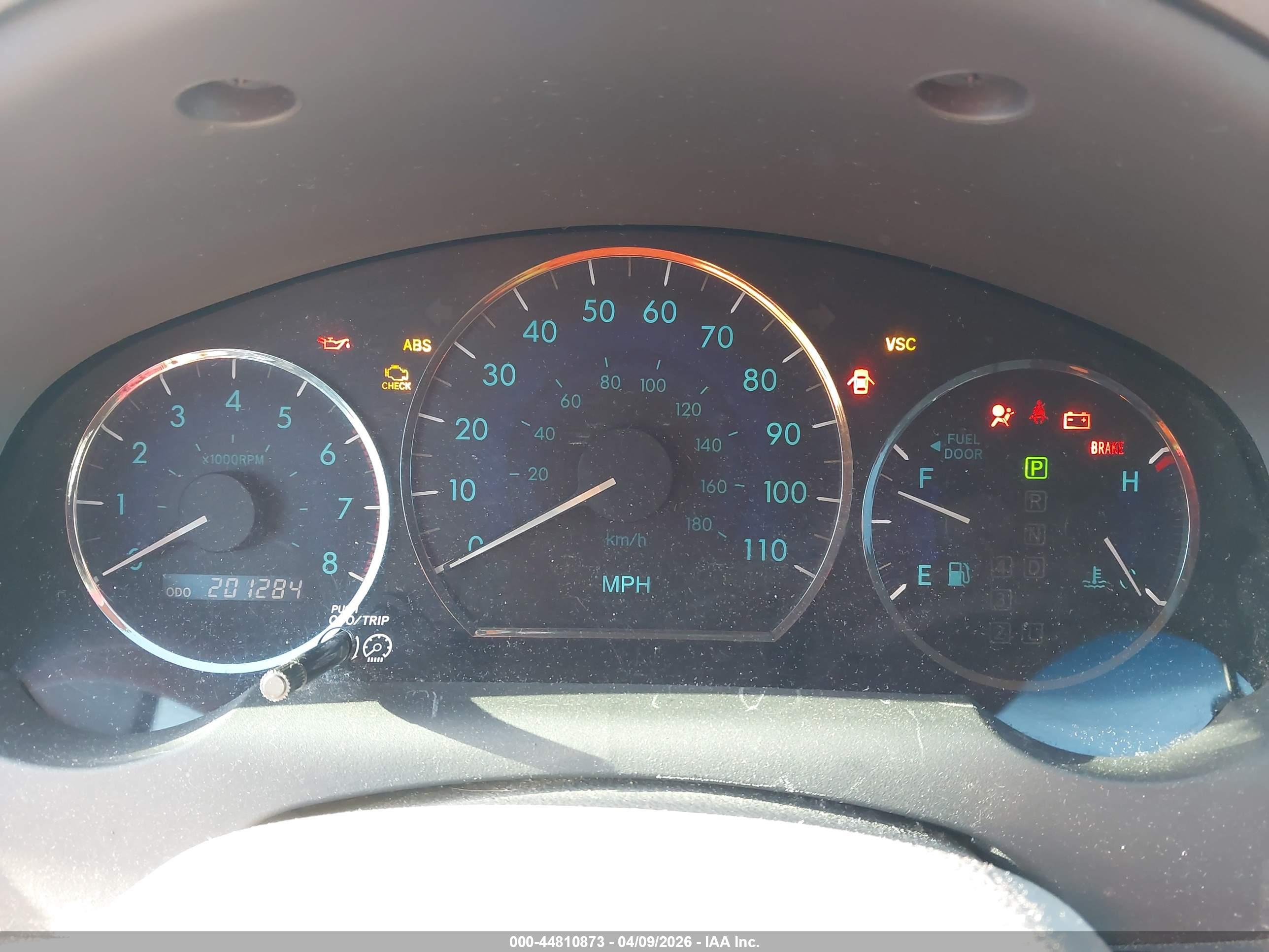 TOYOTA SIENNA image 7