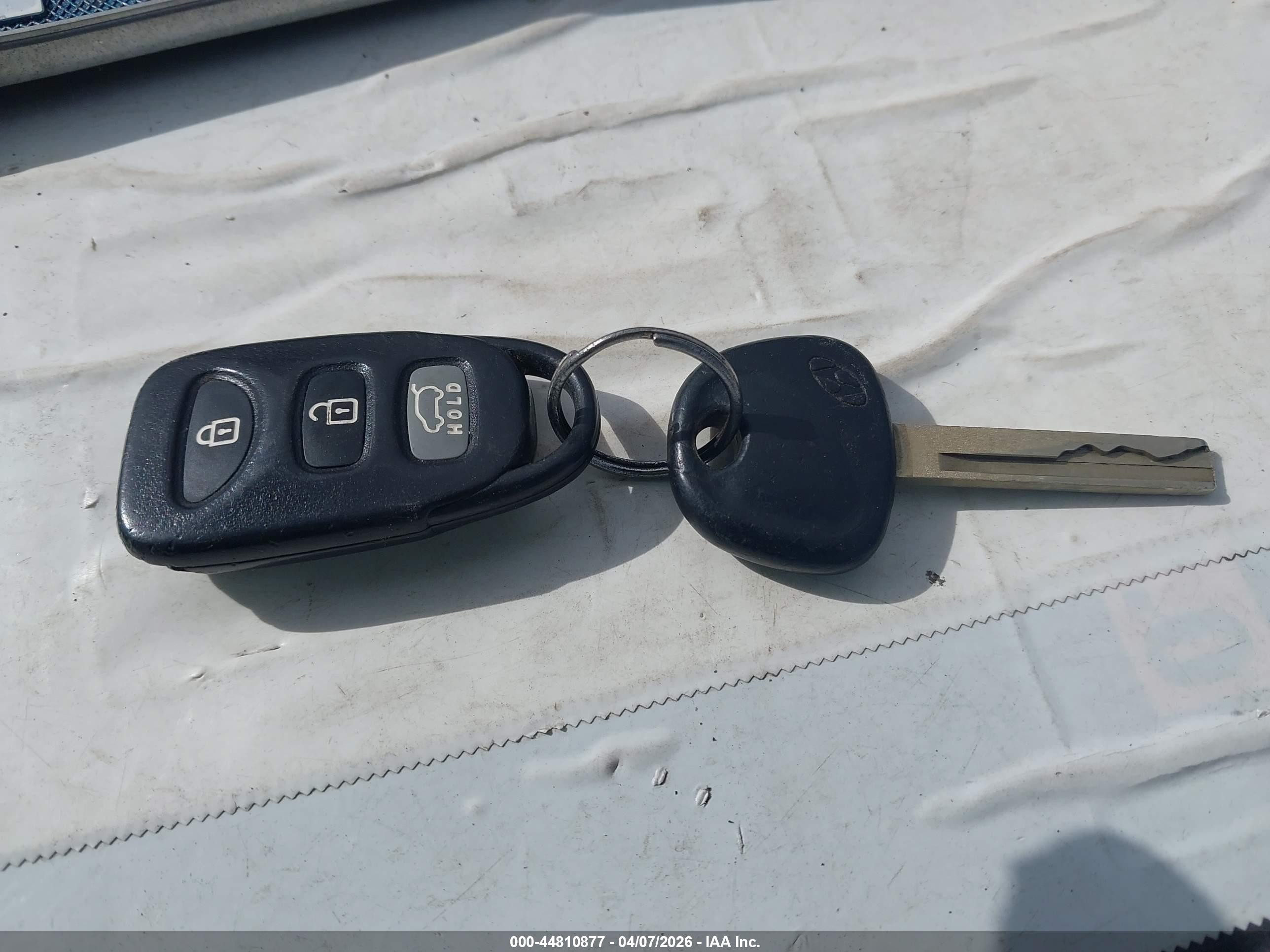 HYUNDAI ELANTRA image 11