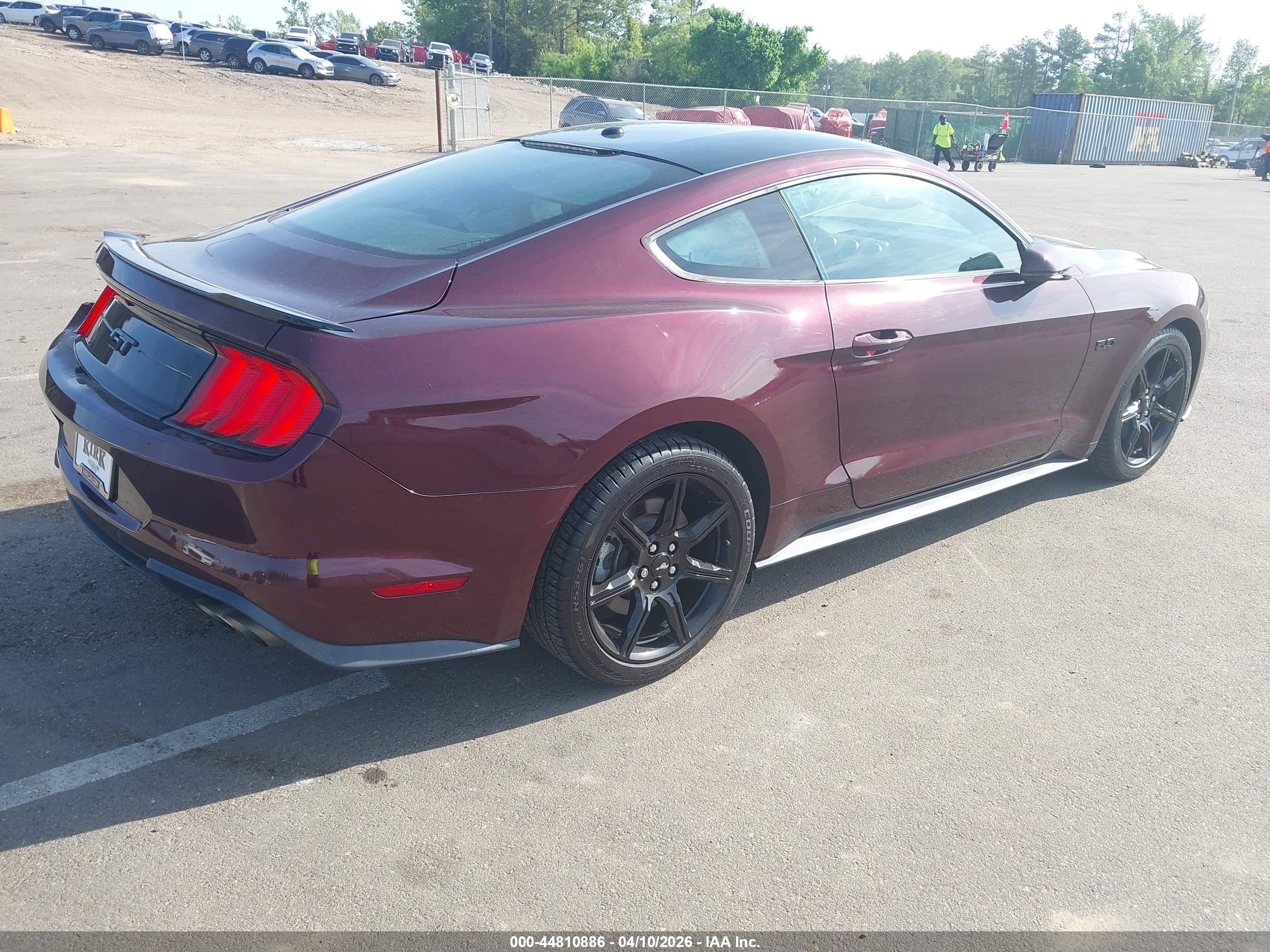 FORD MUSTANG image 4