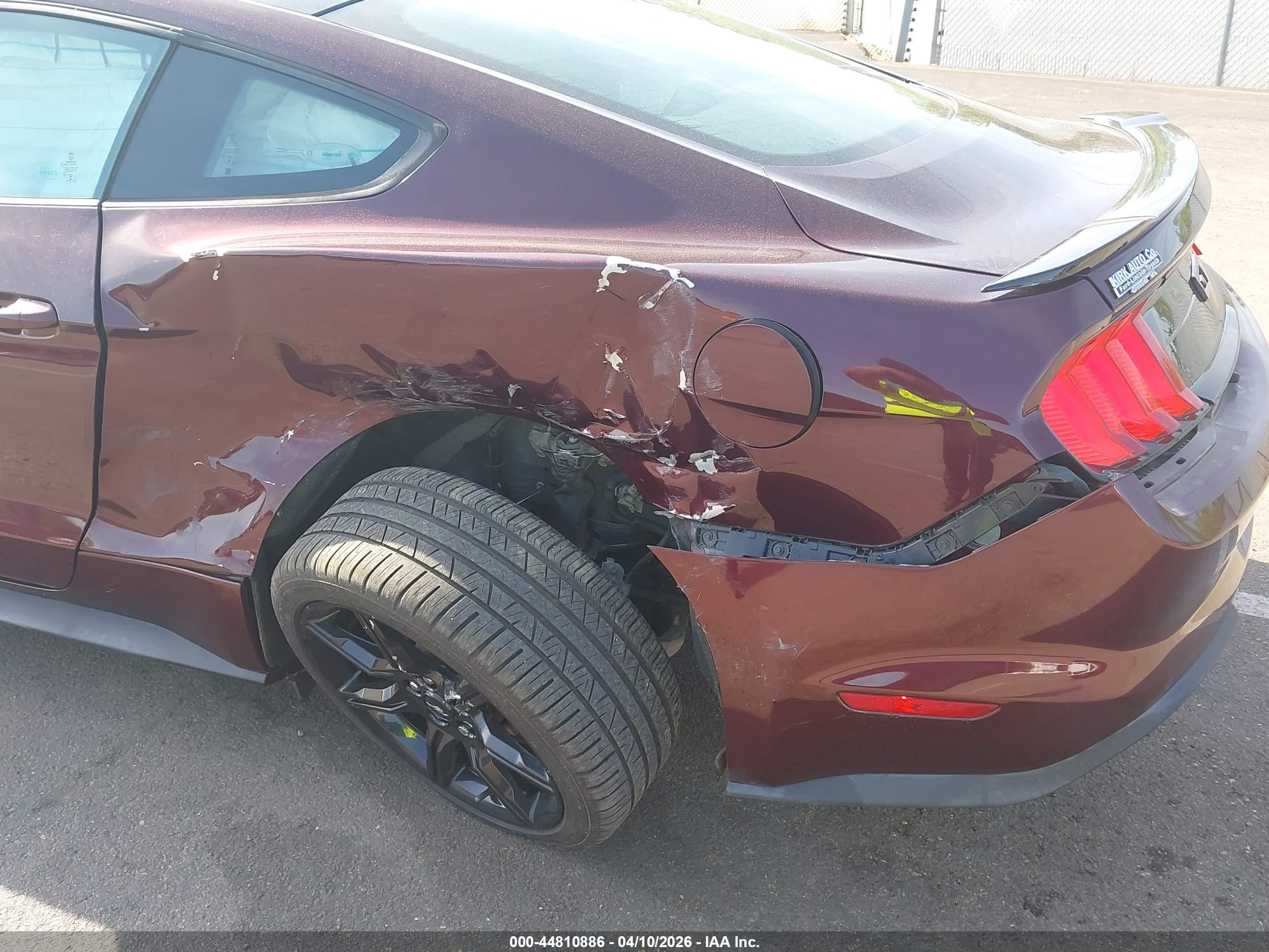 FORD MUSTANG image 6