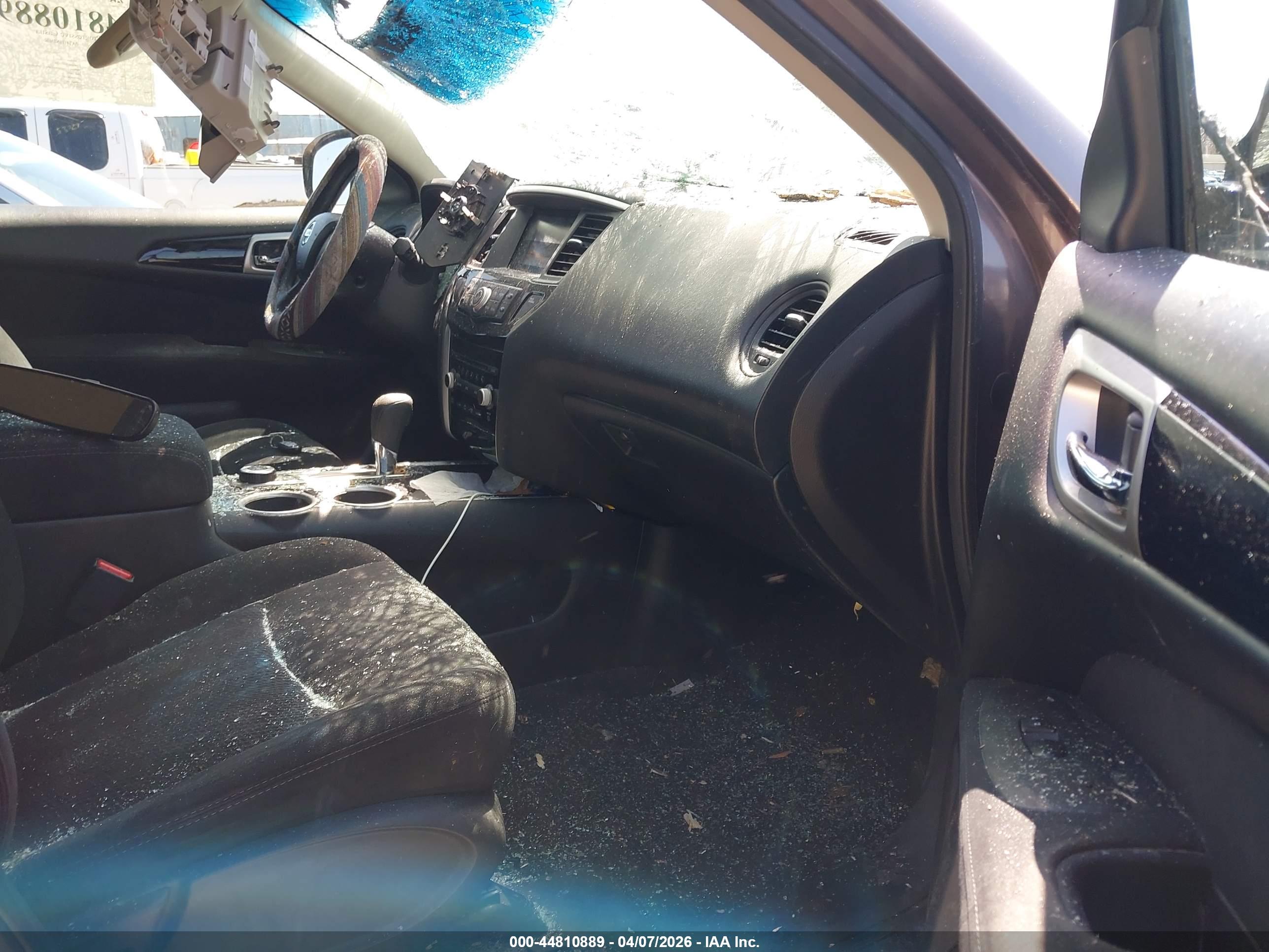 NISSAN PATHFINDER image 5