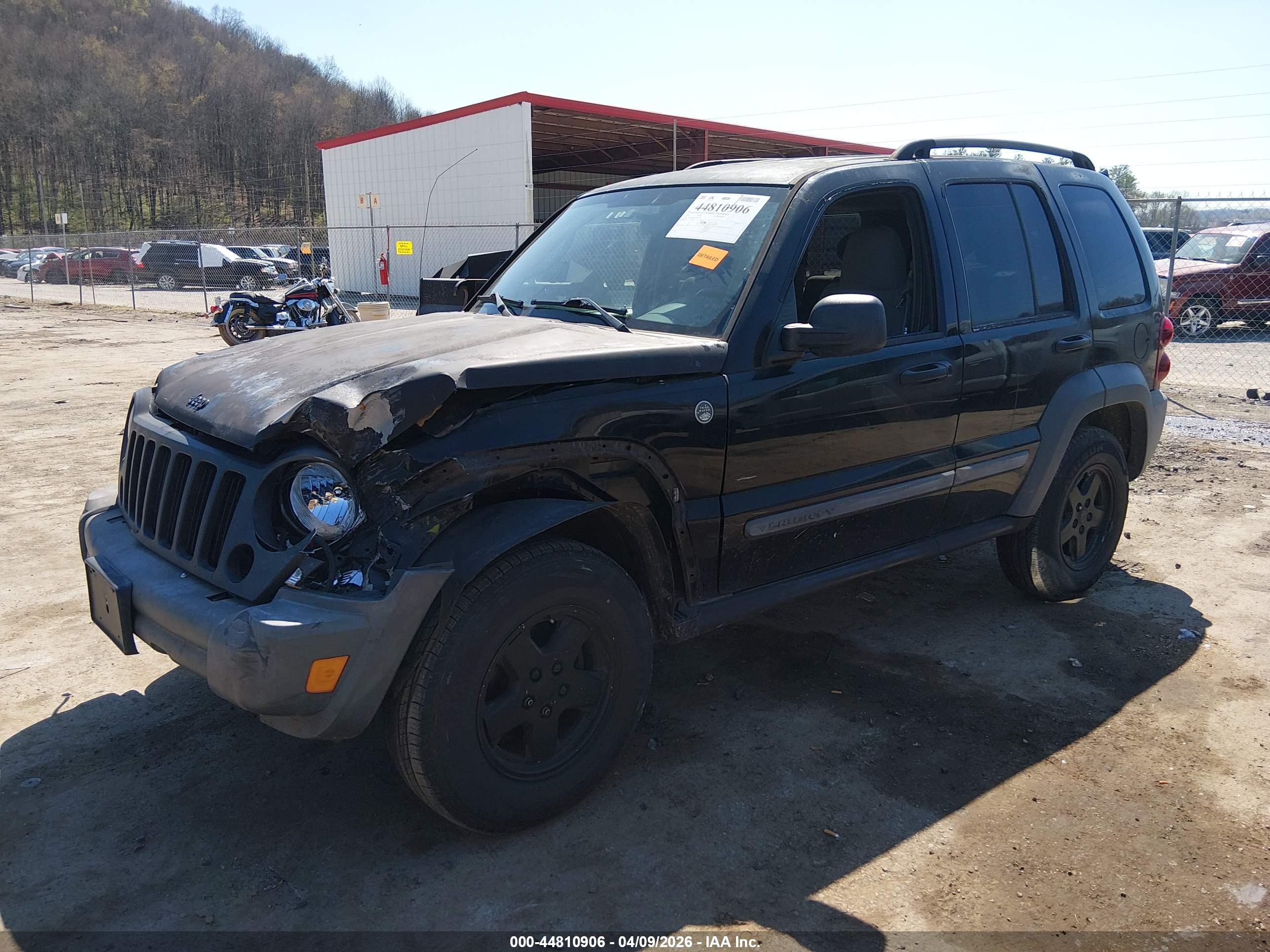 JEEP LIBERTY image 2