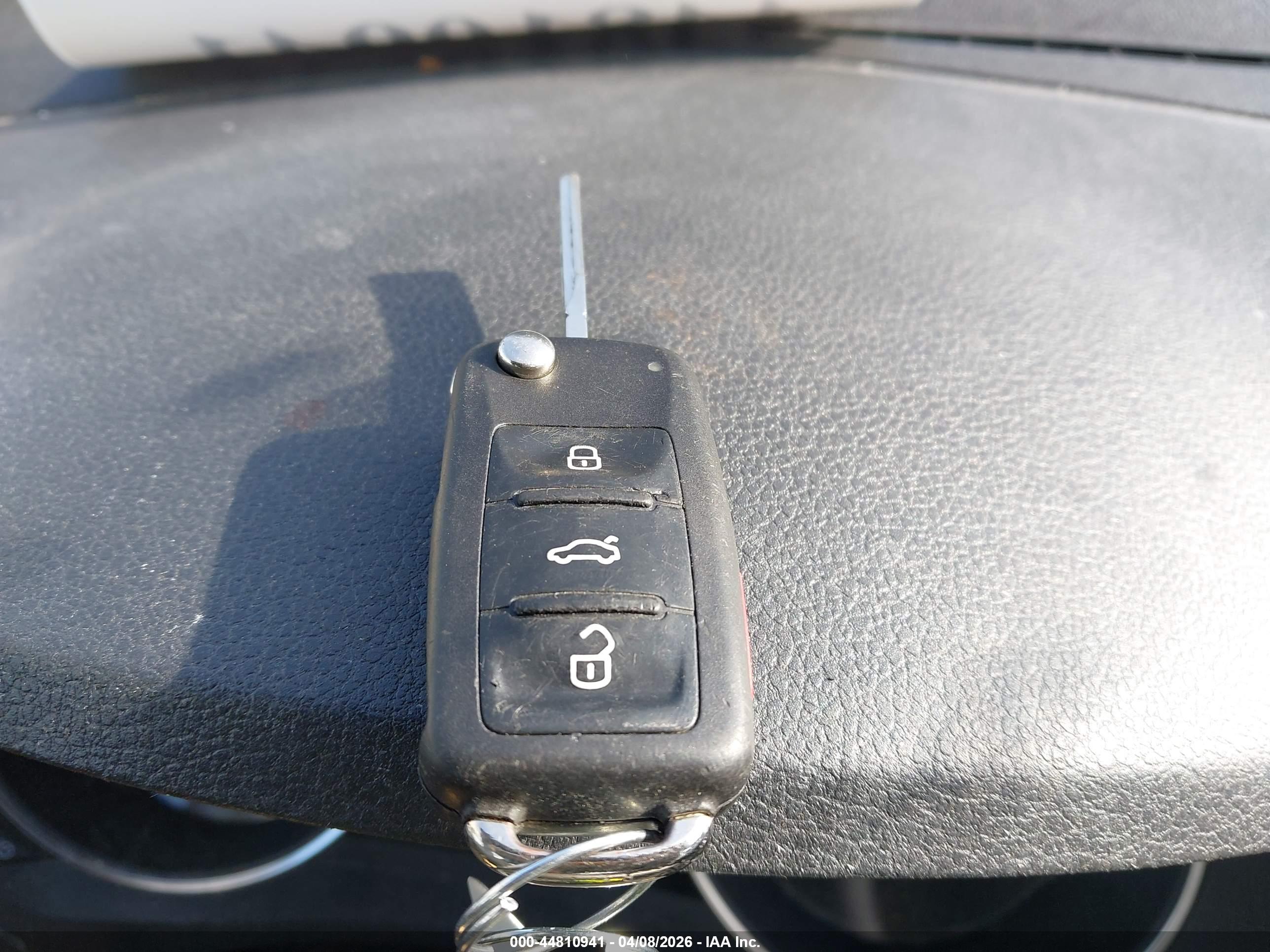 VOLKSWAGEN JETTA image 11