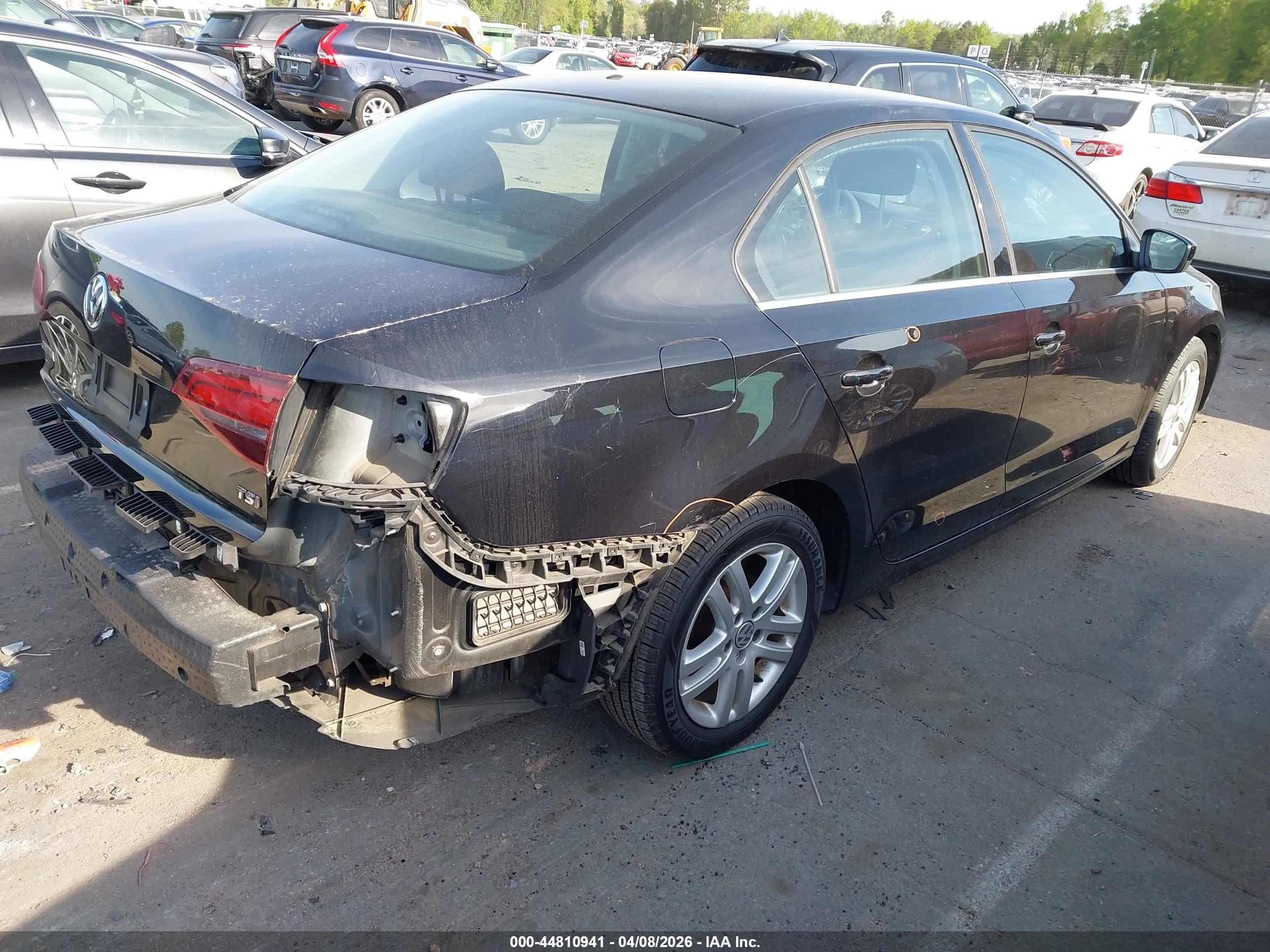 VOLKSWAGEN JETTA image 4