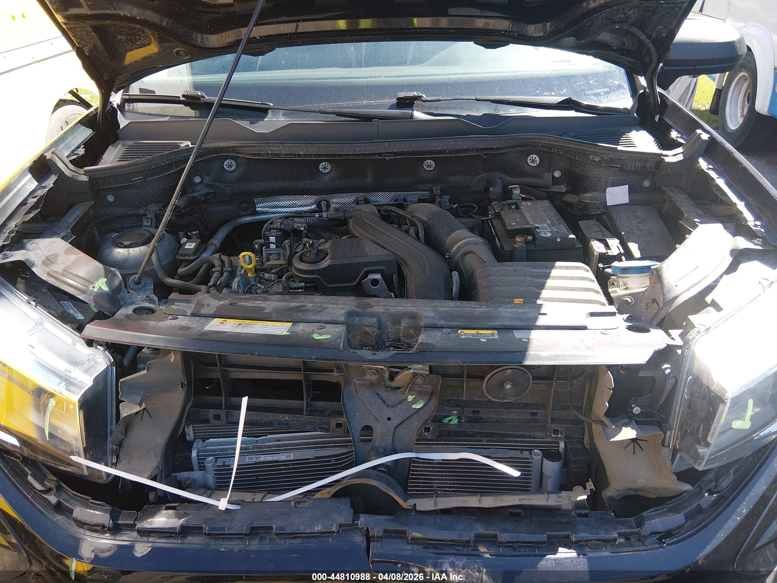 VOLKSWAGEN TAOS image 10
