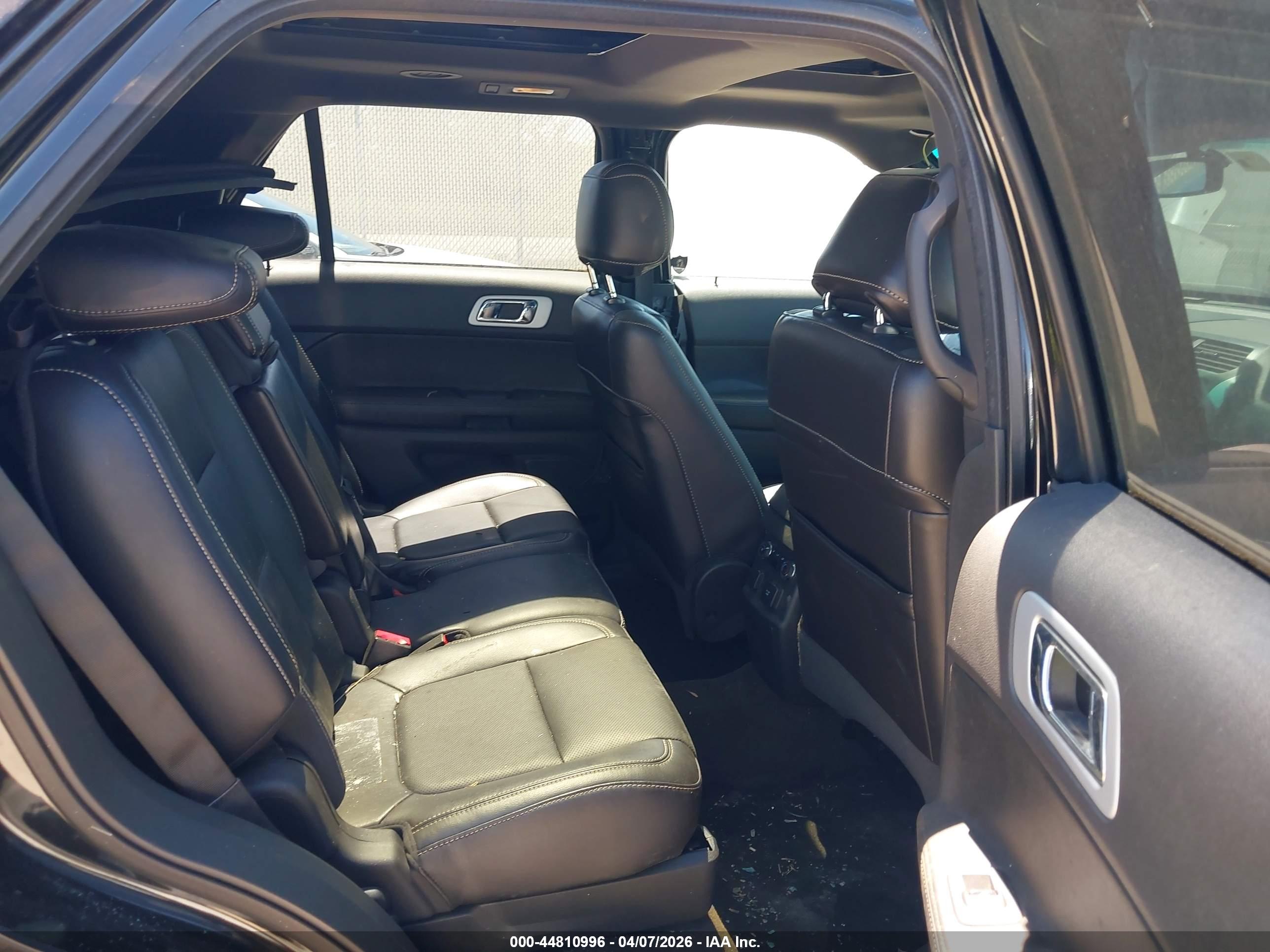 FORD EXPLORER image 8