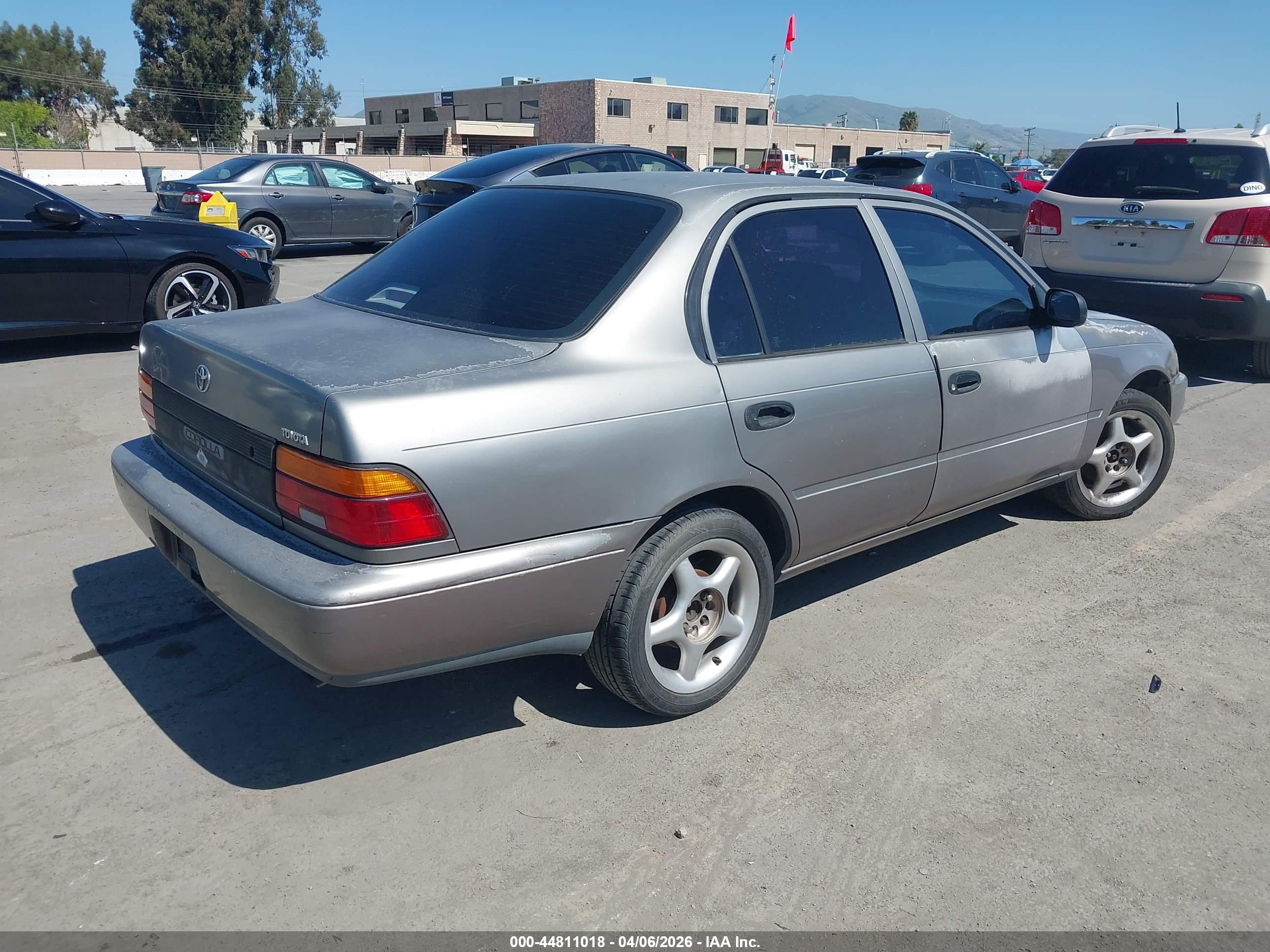 TOYOTA COROLLA image 4