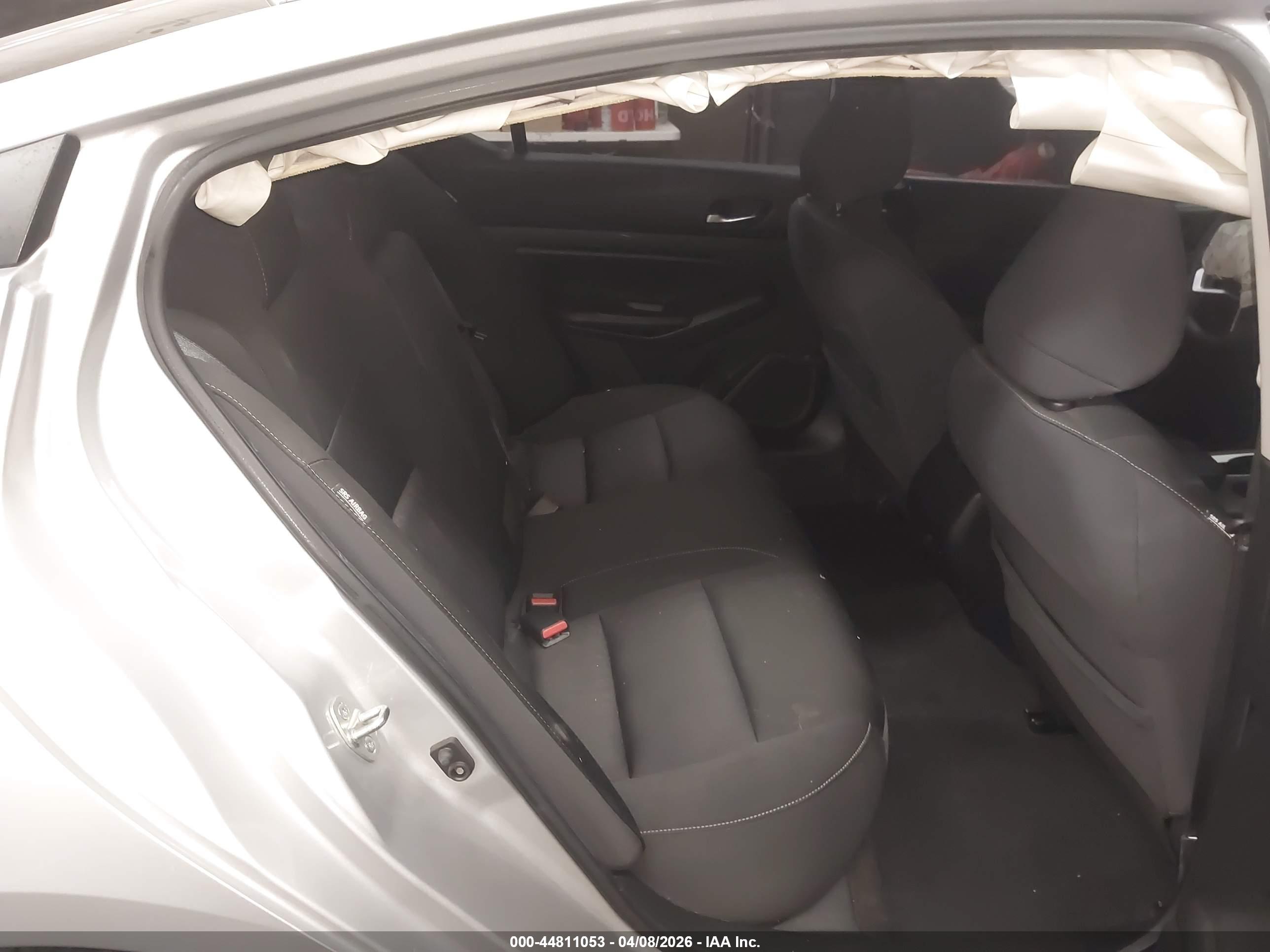 NISSAN ALTIMA image 8