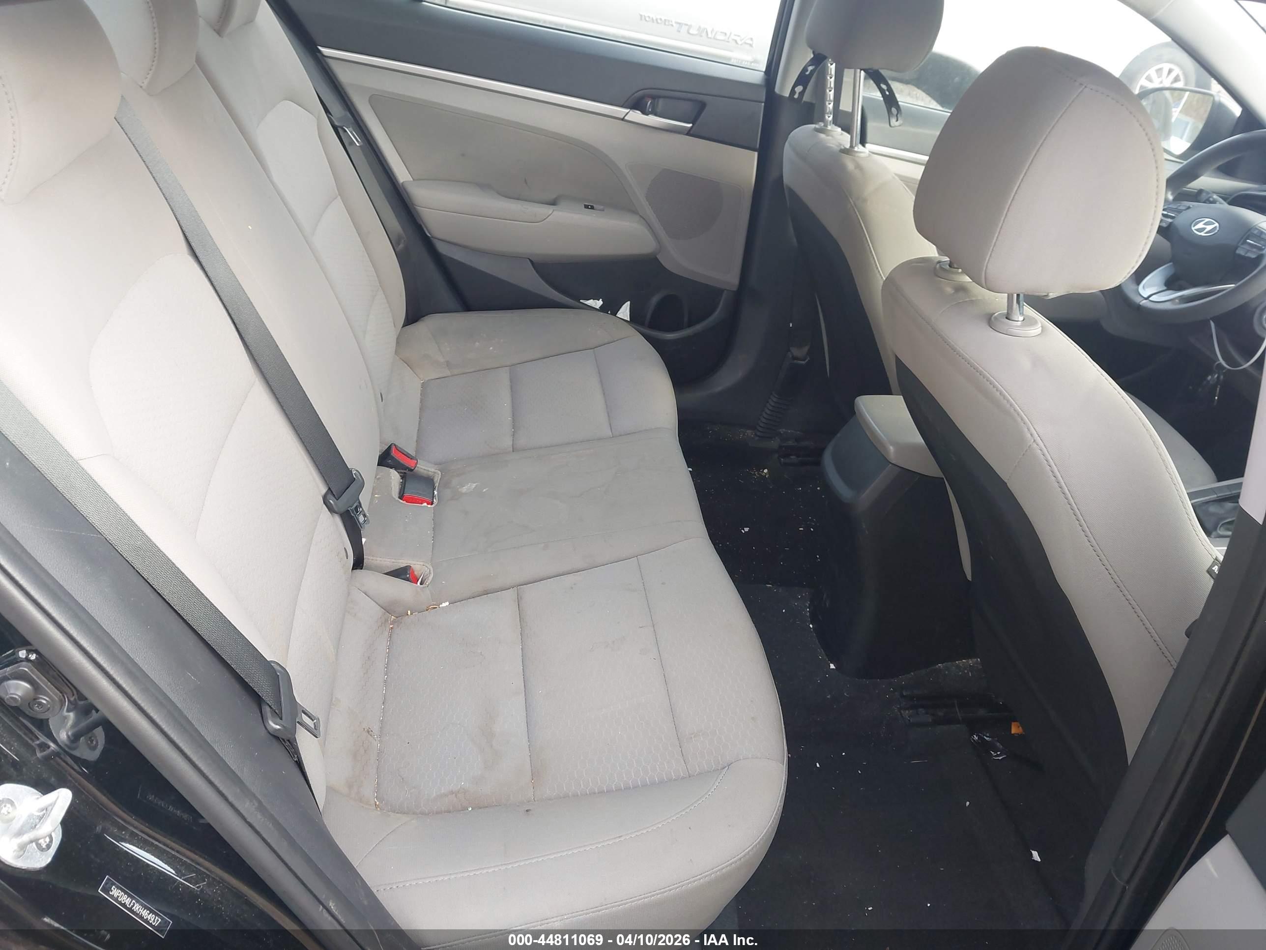 HYUNDAI ELANTRA image 8