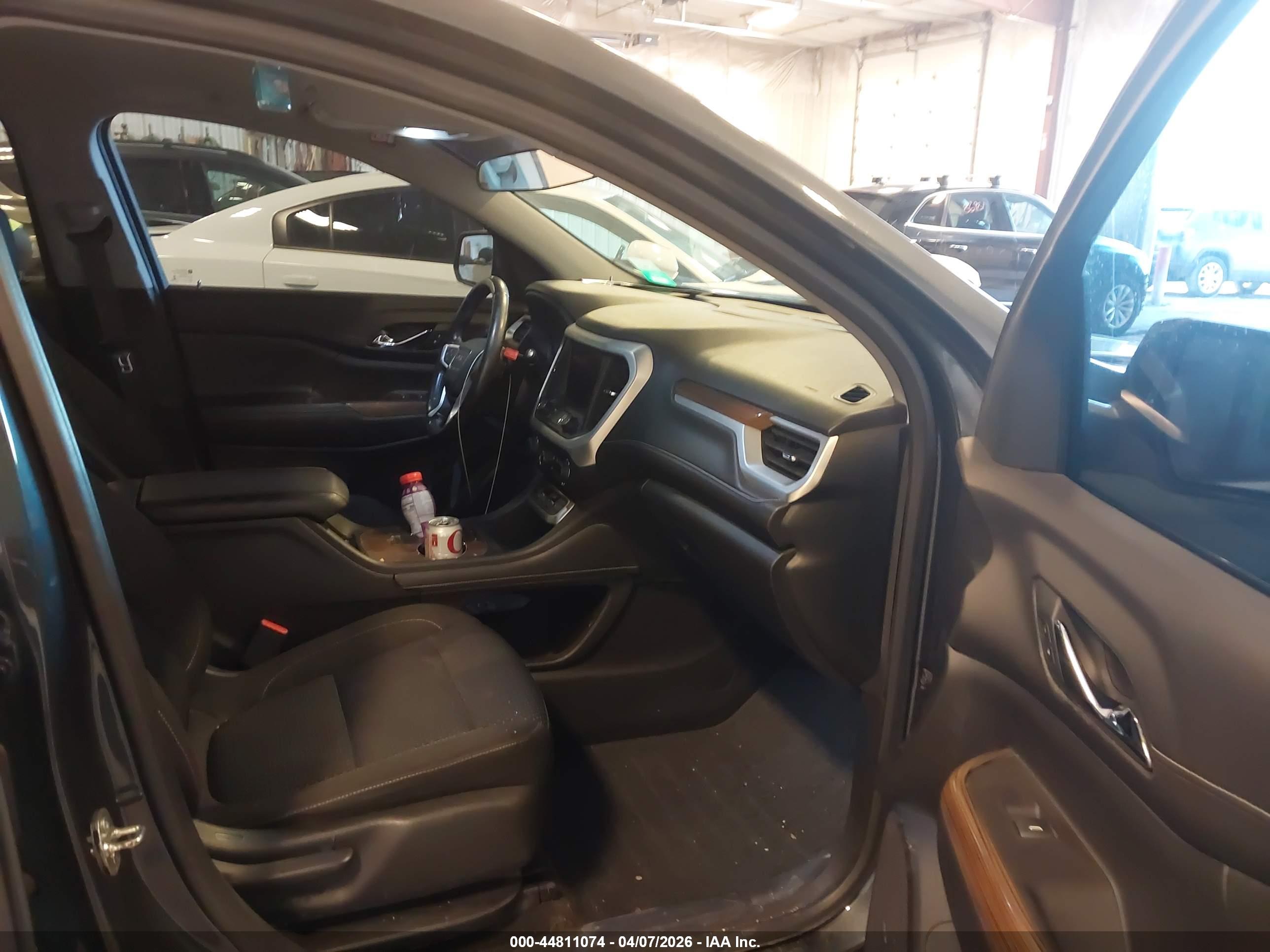 GMC ACADIA image 5