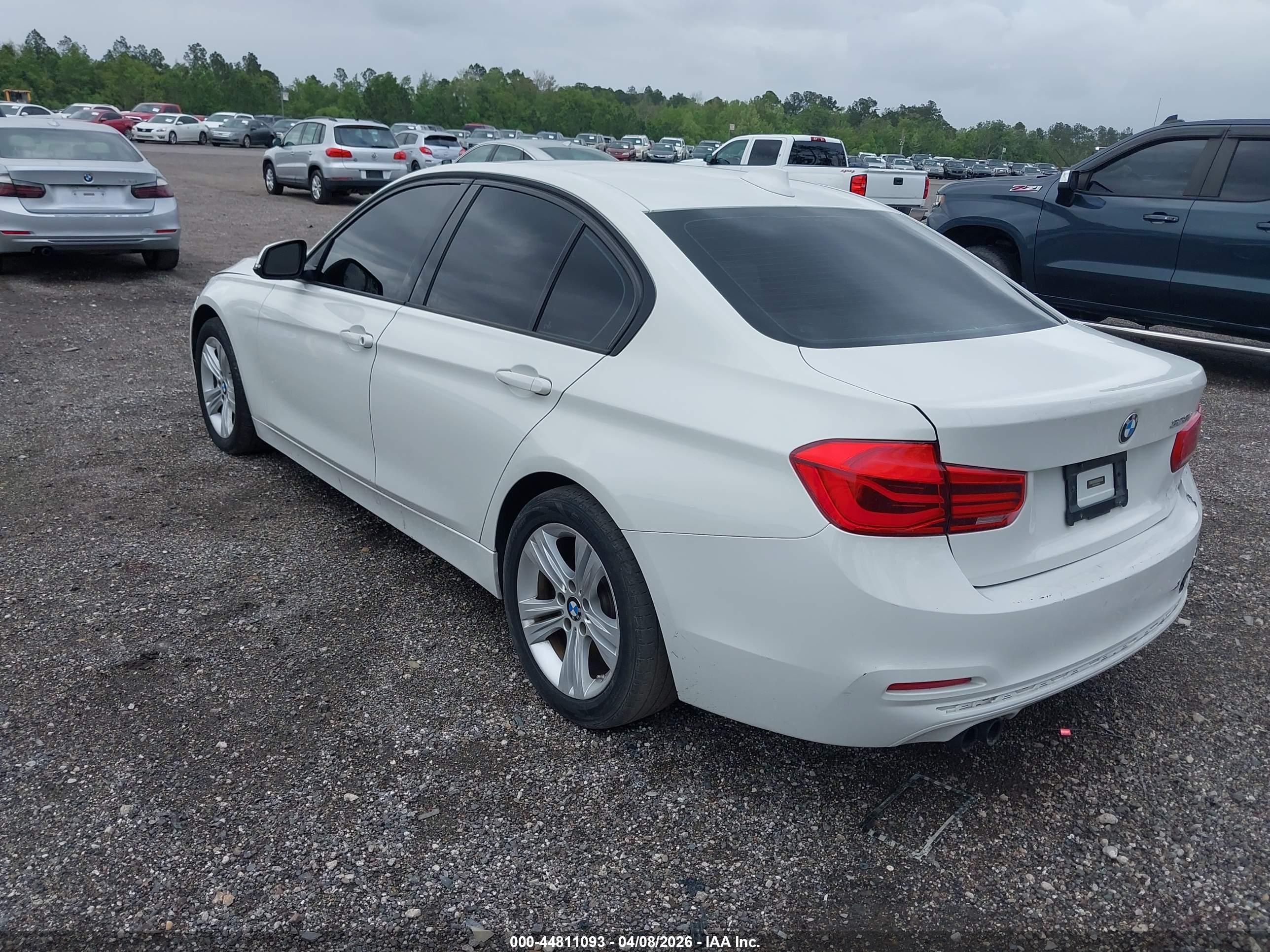 BMW 328I image 3