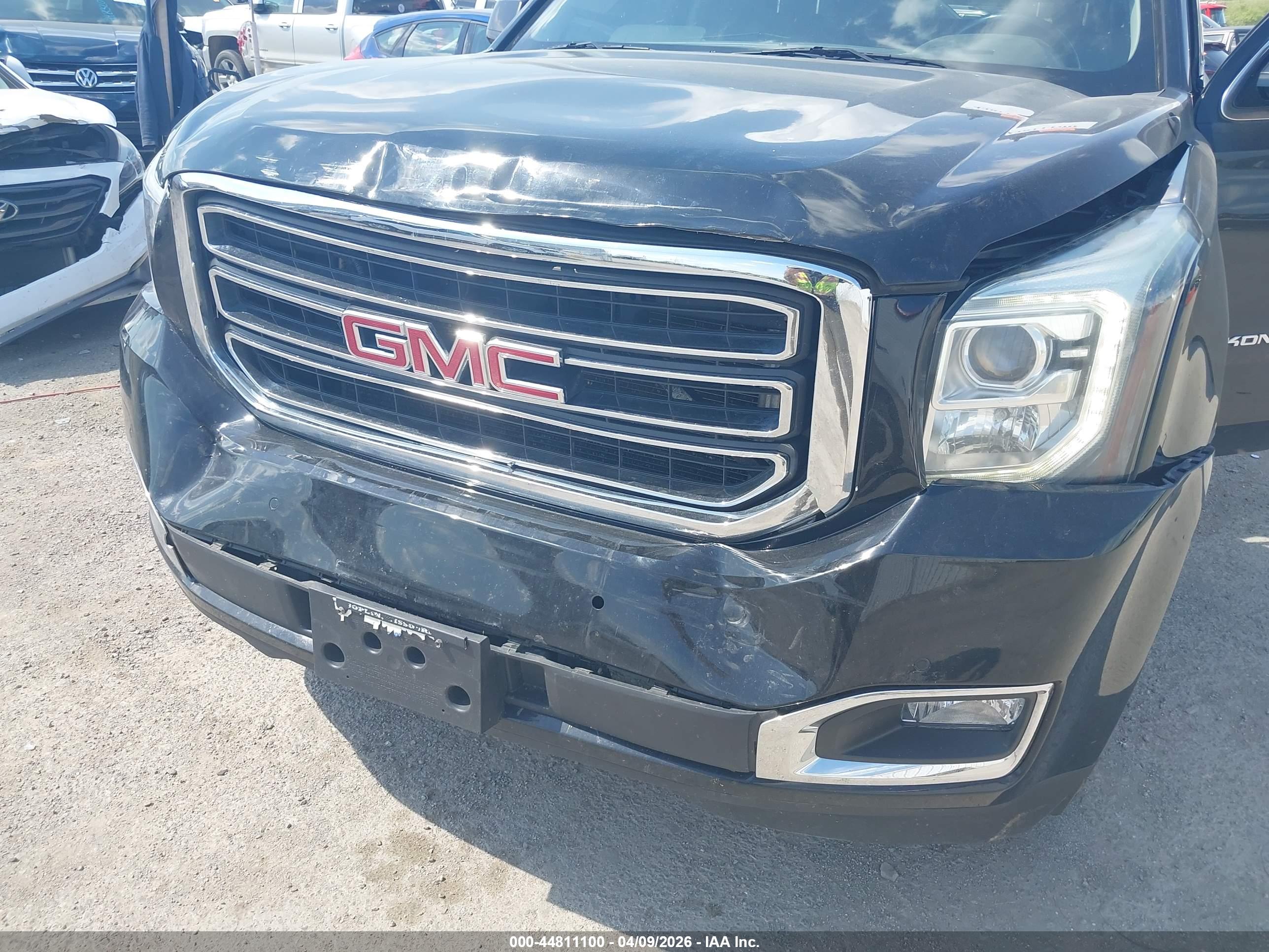 GMC YUKON image 6