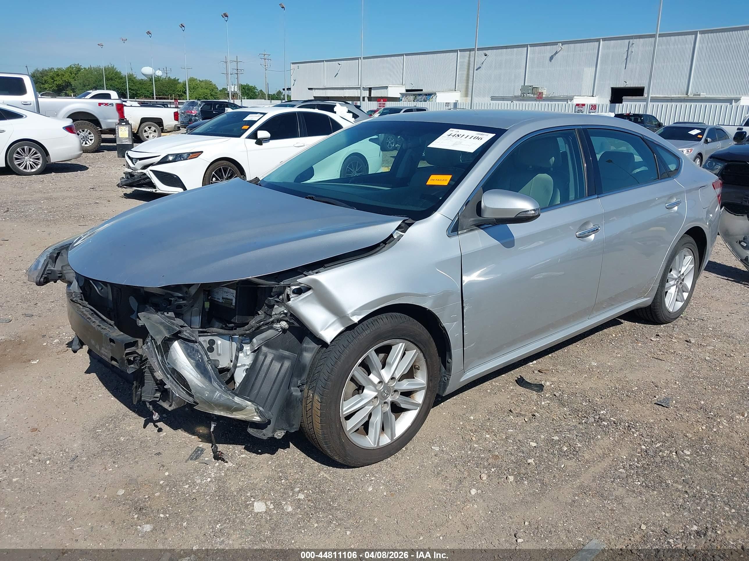 TOYOTA AVALON image 2