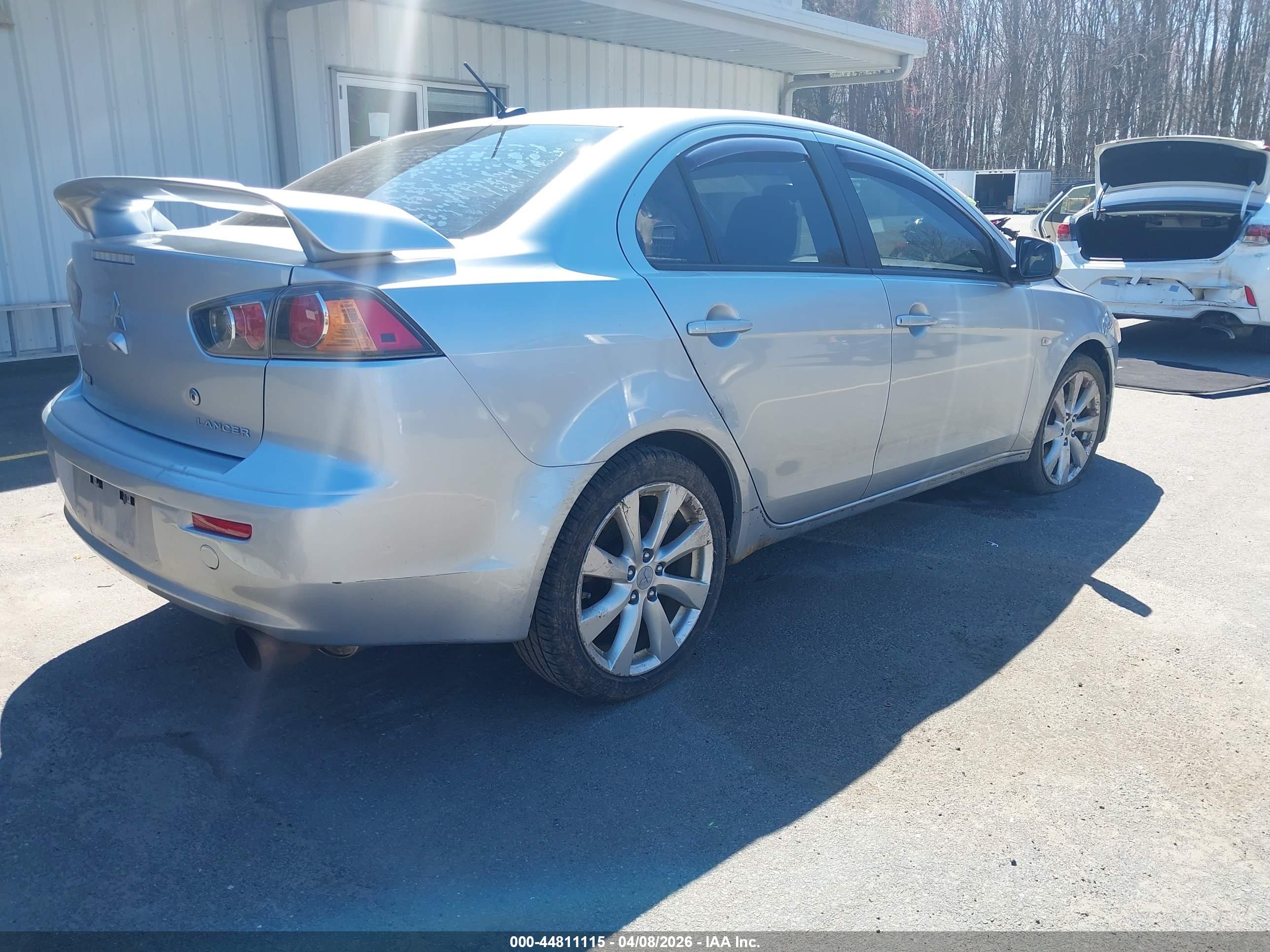 MITSUBISHI LANCER image 4
