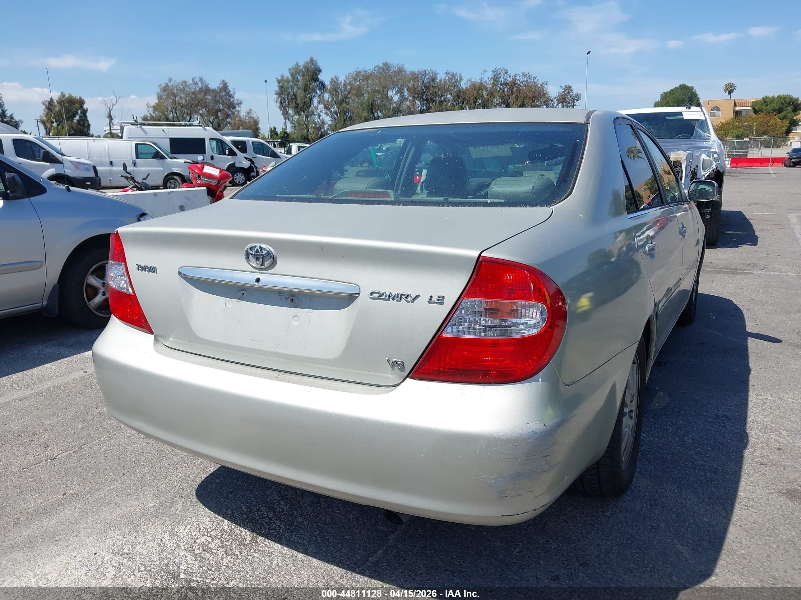 TOYOTA CAMRY image 4