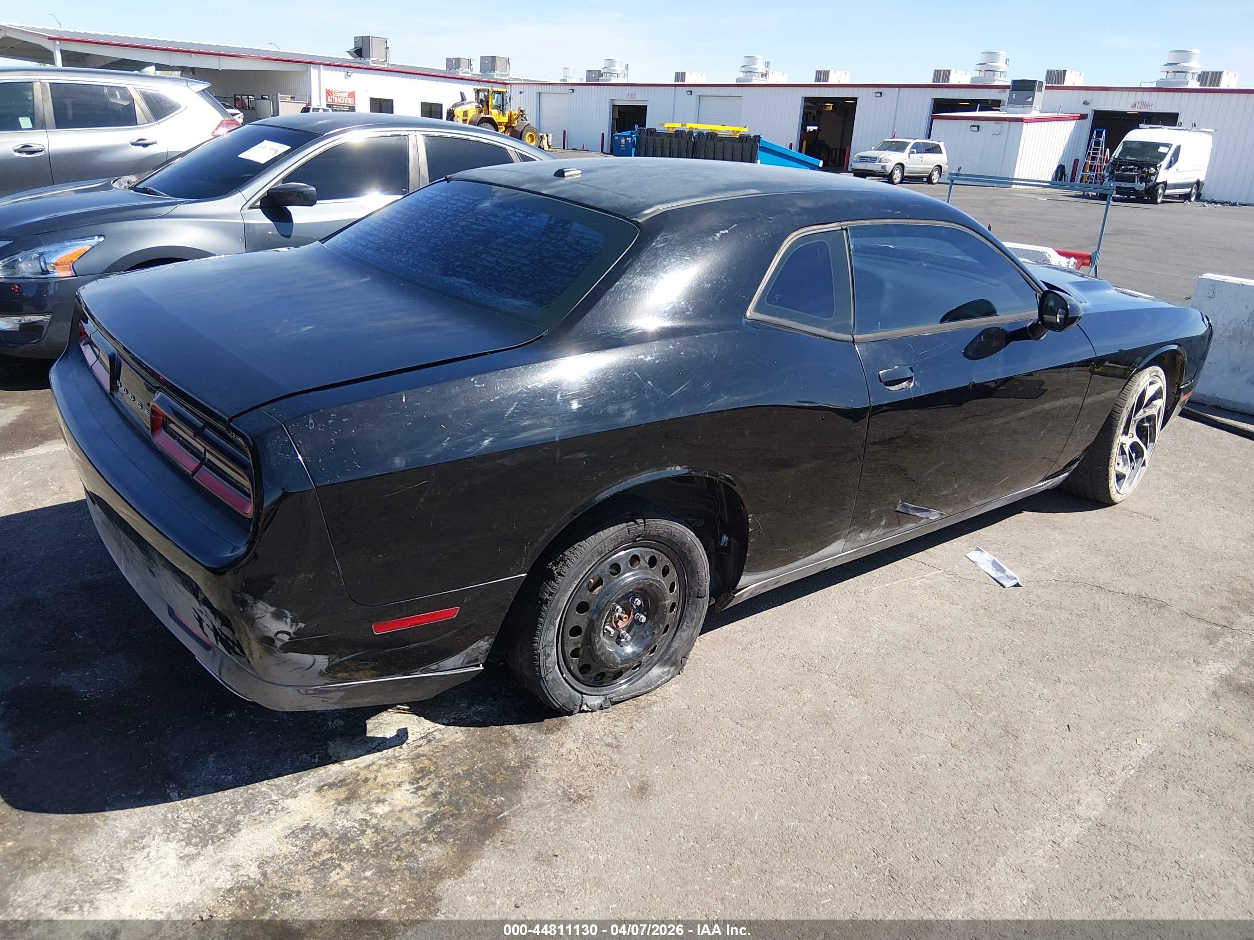 DODGE CHALLENGER image 4