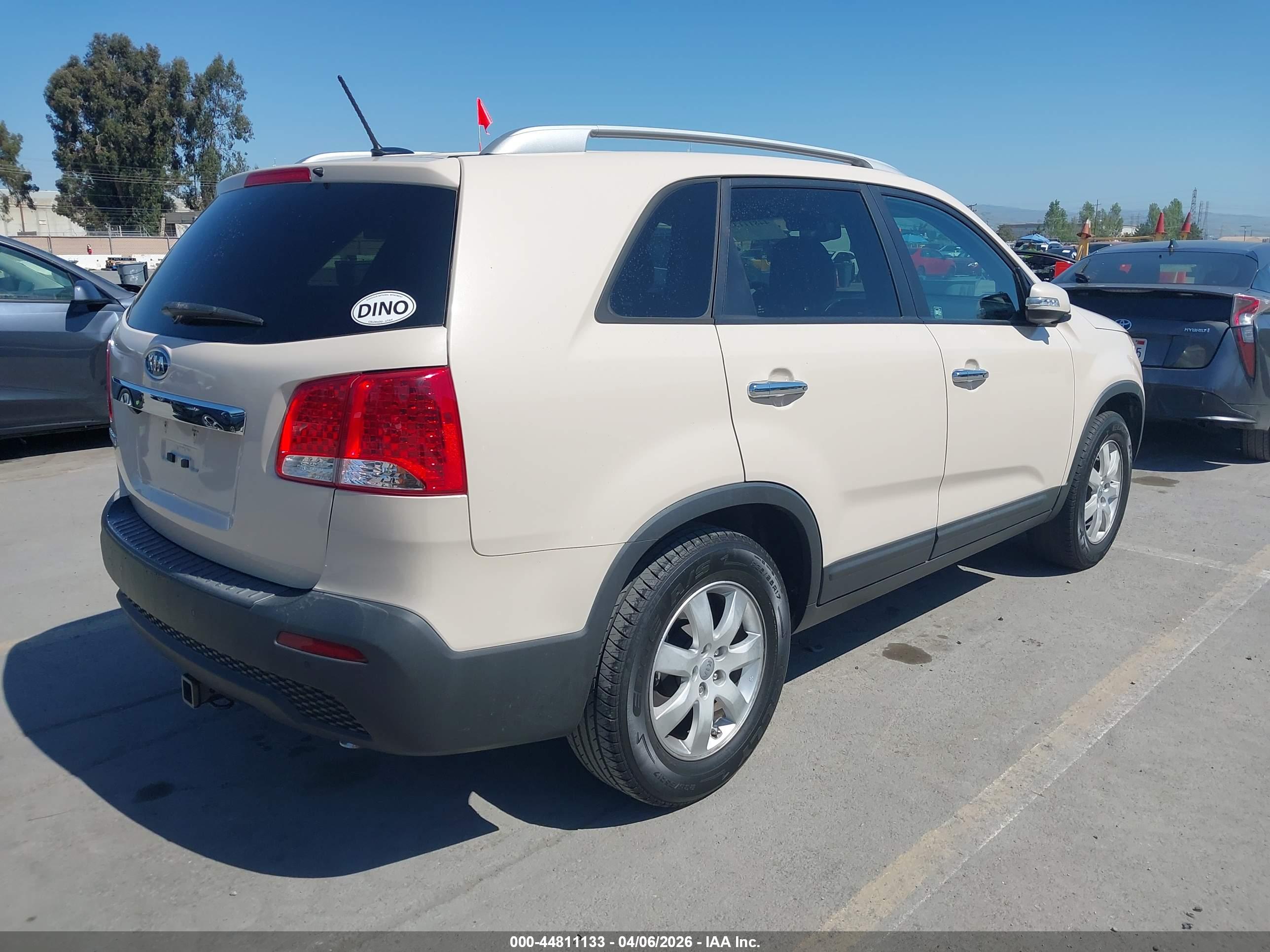 KIA SORENTO image 4