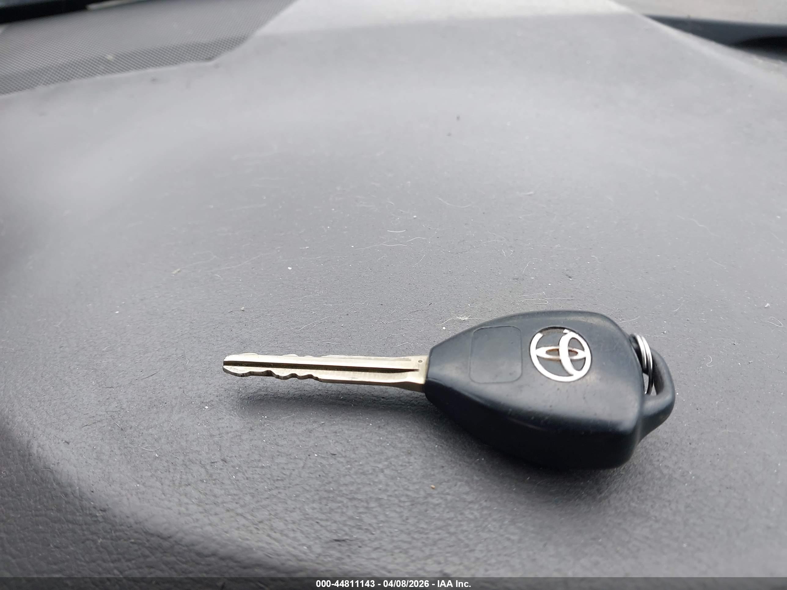 TOYOTA CAMRY image 11