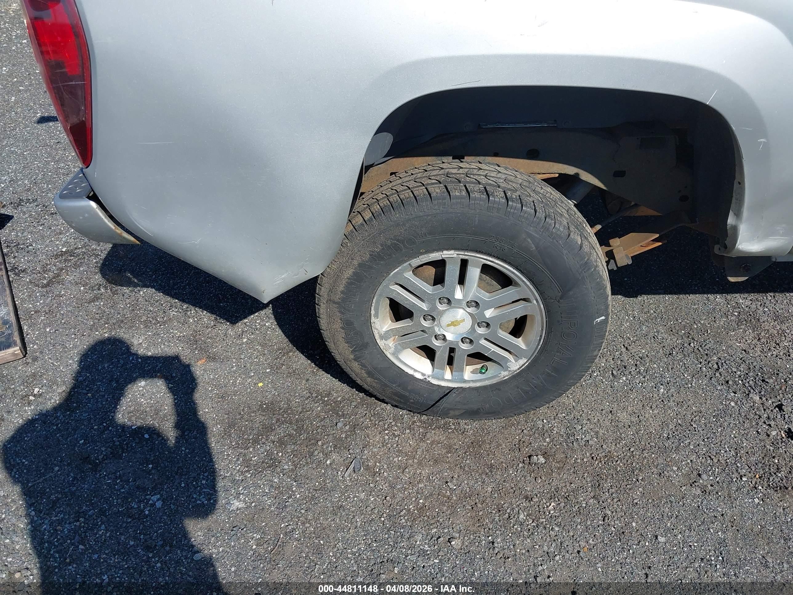CHEVROLET COLORADO image 6