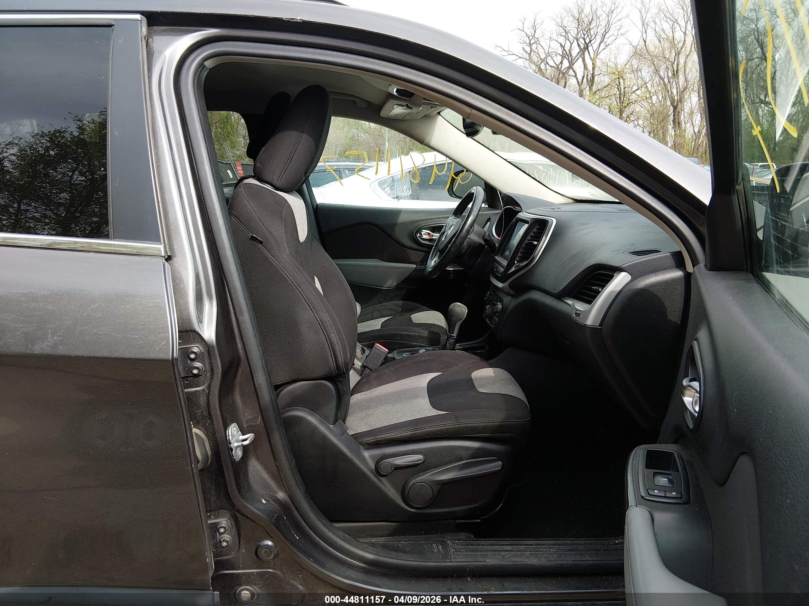 JEEP CHEROKEE image 5
