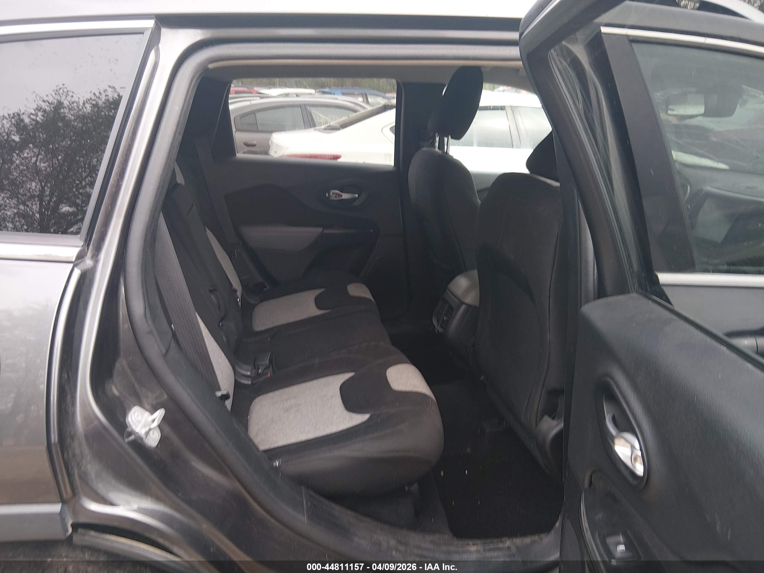 JEEP CHEROKEE image 8