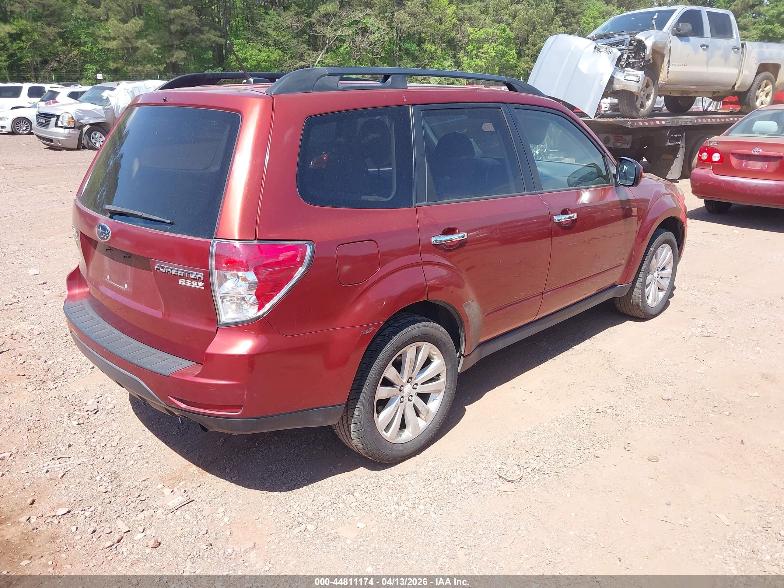 SUBARU FORESTER image 4