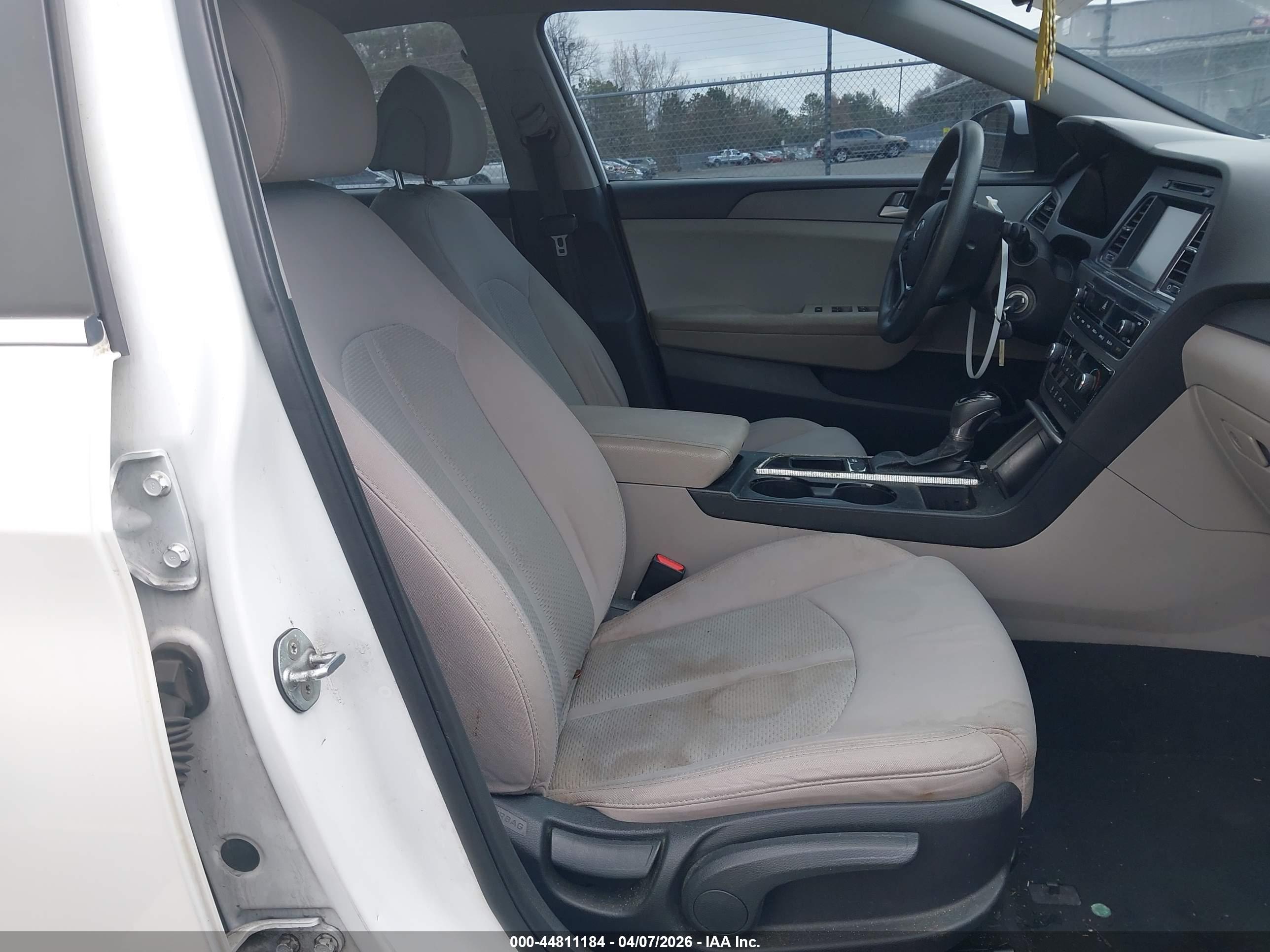 HYUNDAI SONATA image 5