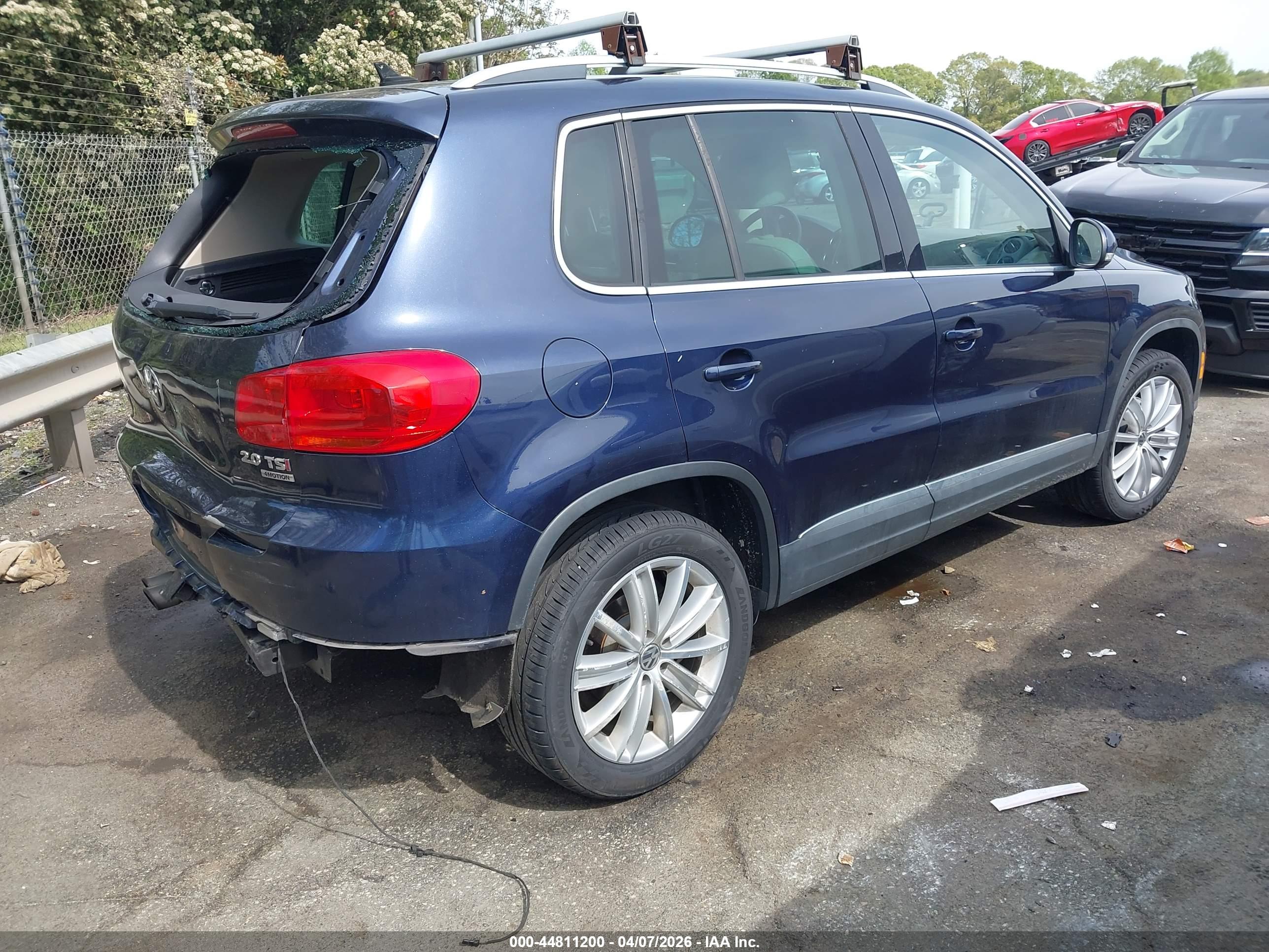VOLKSWAGEN TIGUAN image 4