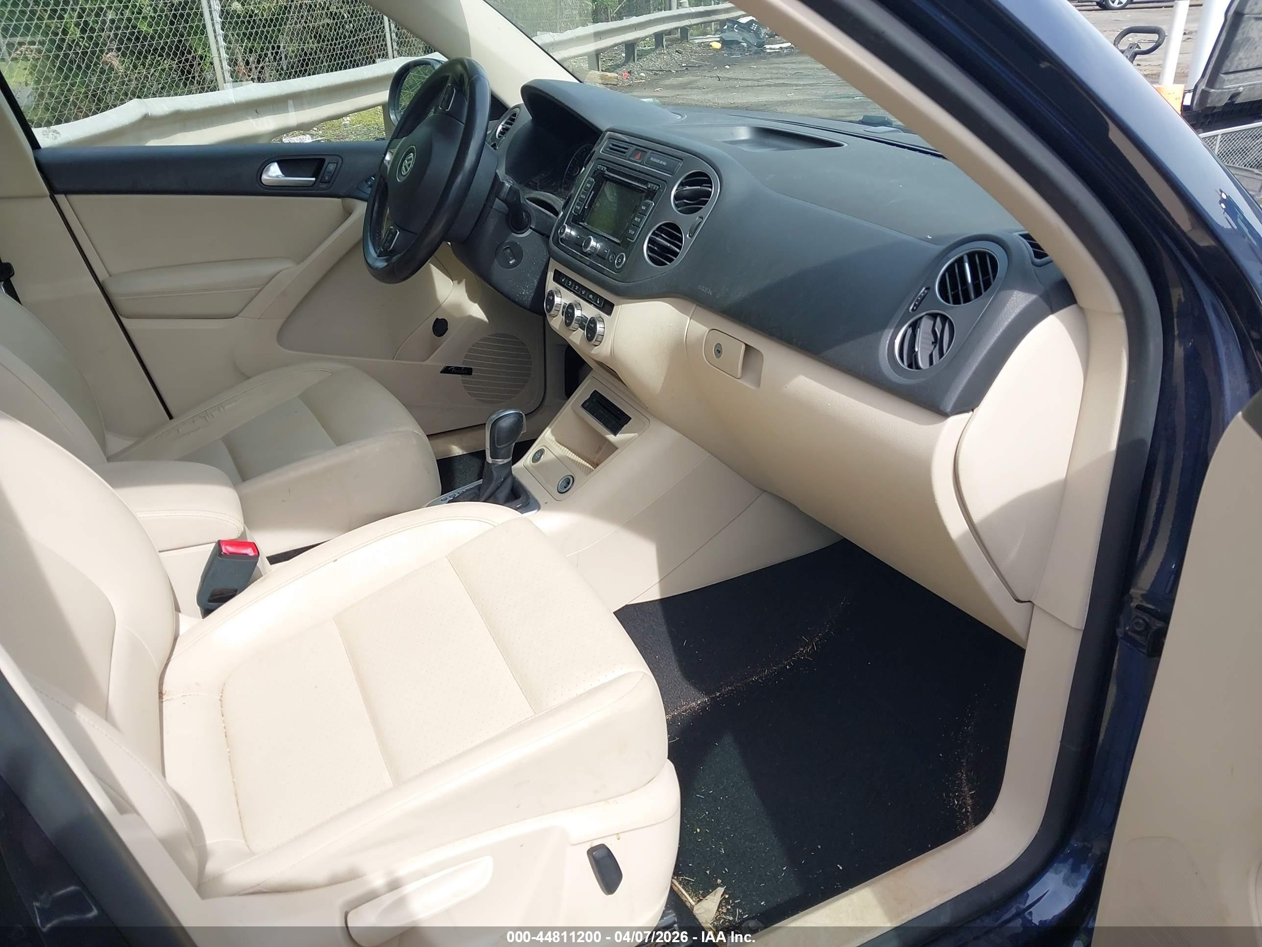 VOLKSWAGEN TIGUAN image 5