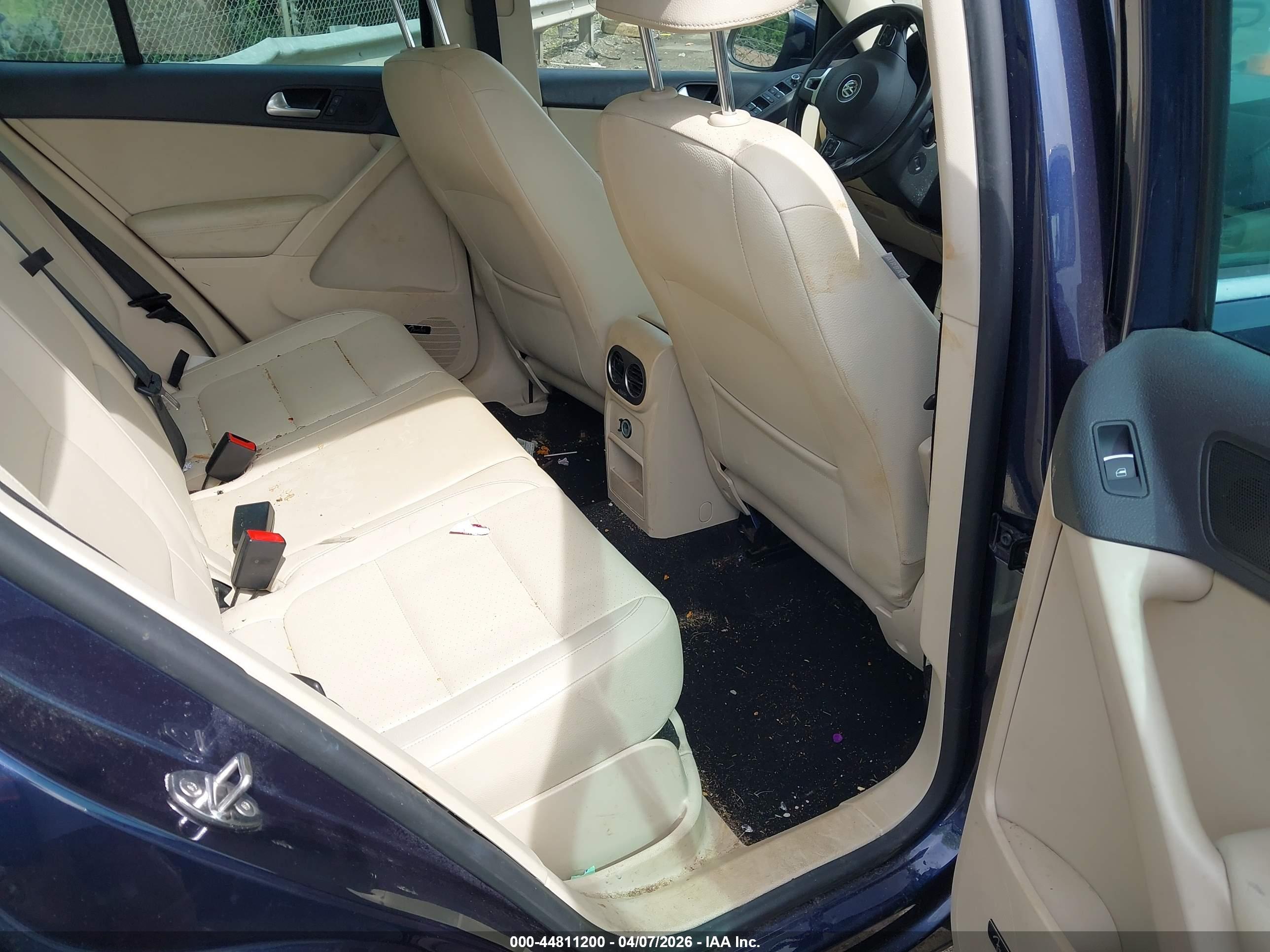 VOLKSWAGEN TIGUAN image 8