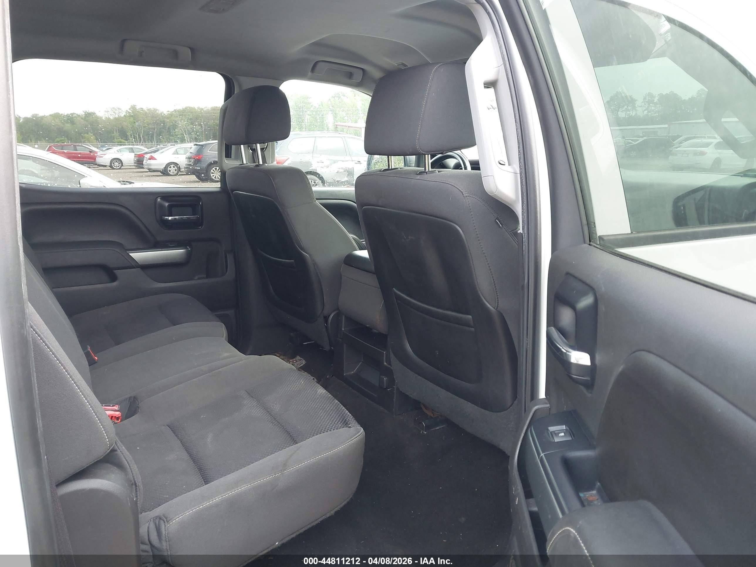 CHEVROLET SILVERADO image 8