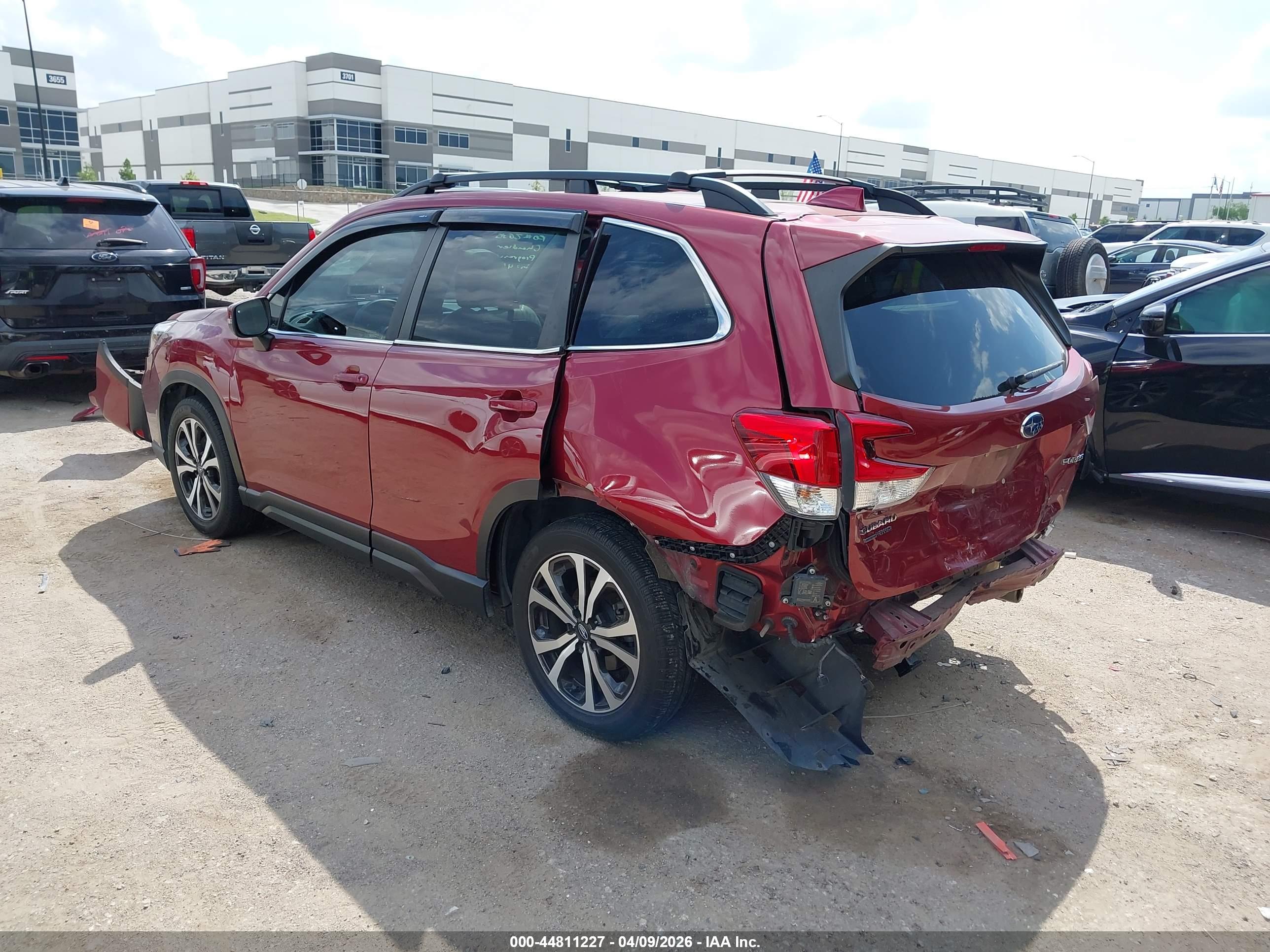 SUBARU FORESTER image 3