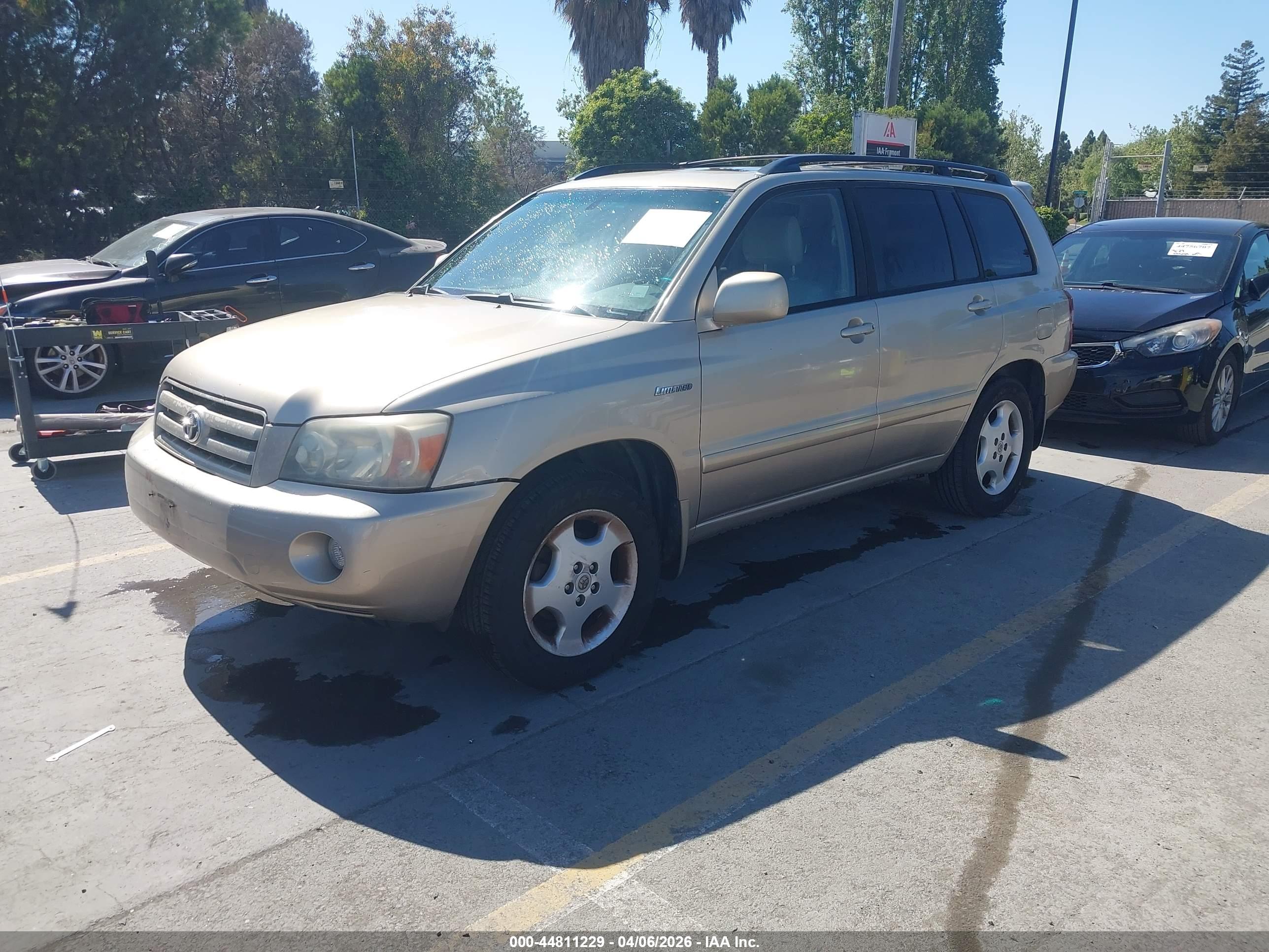 TOYOTA HIGHLANDER image 2