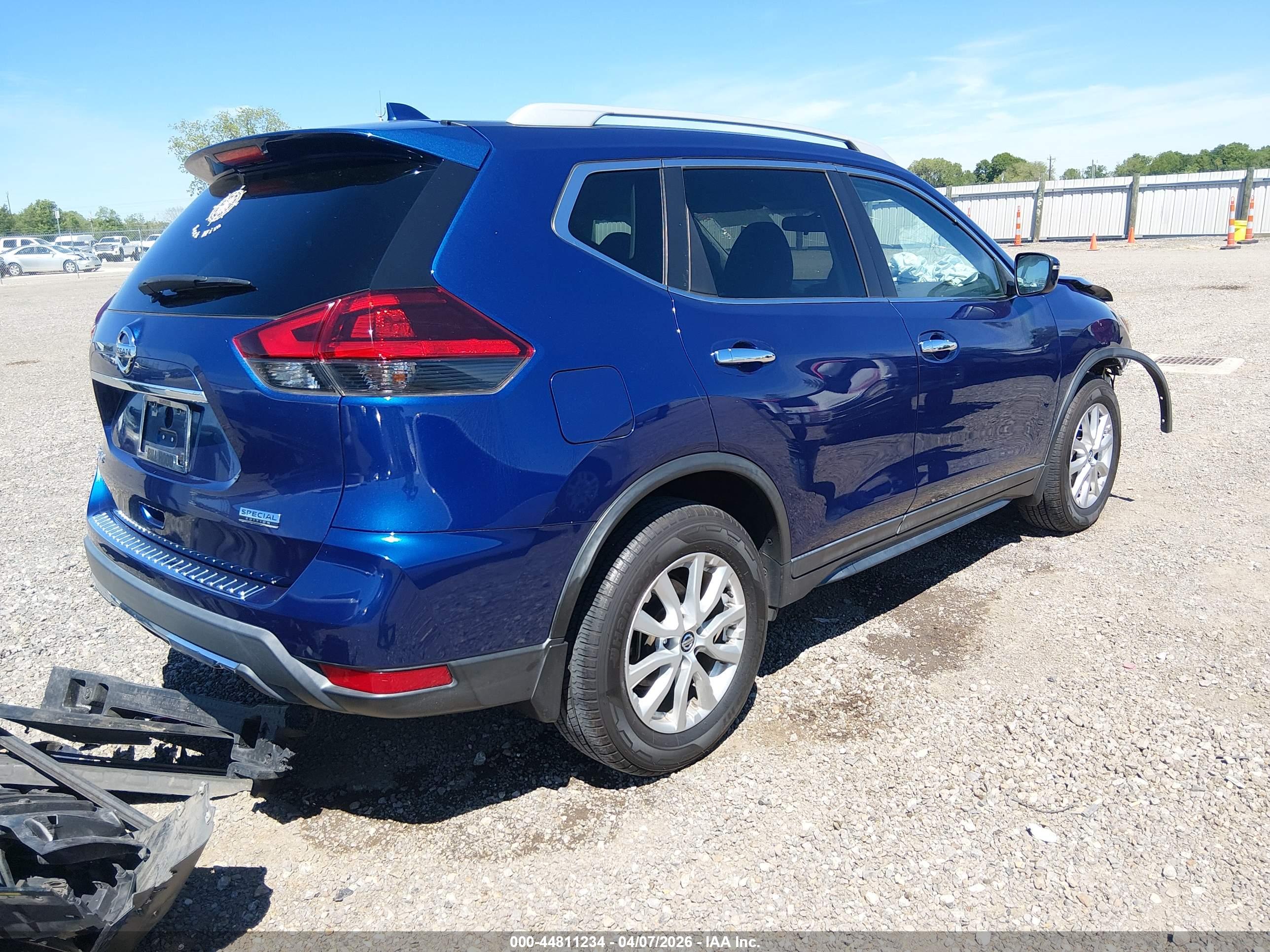 NISSAN ROGUE image 4