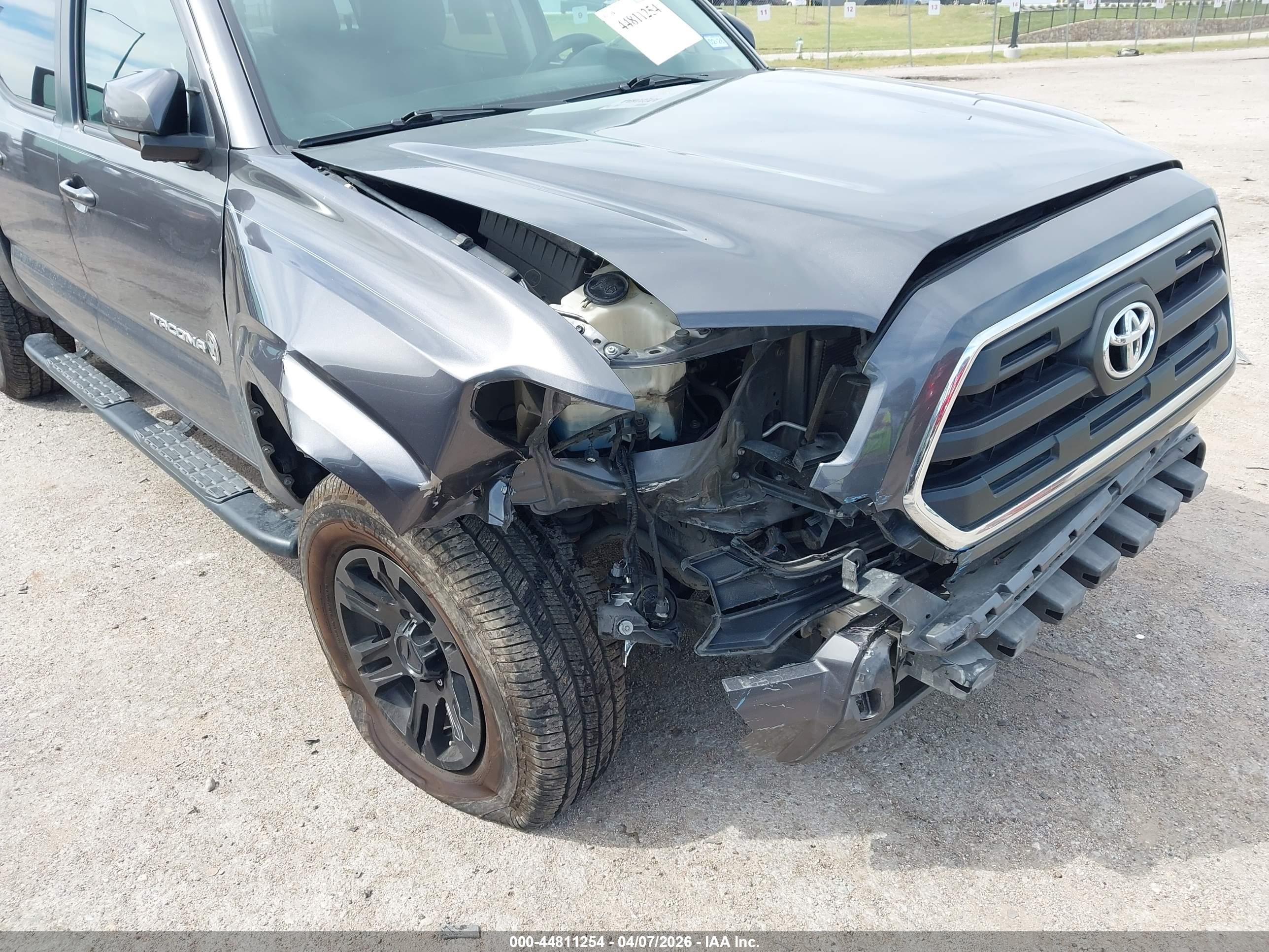 TOYOTA TACOMA image 6