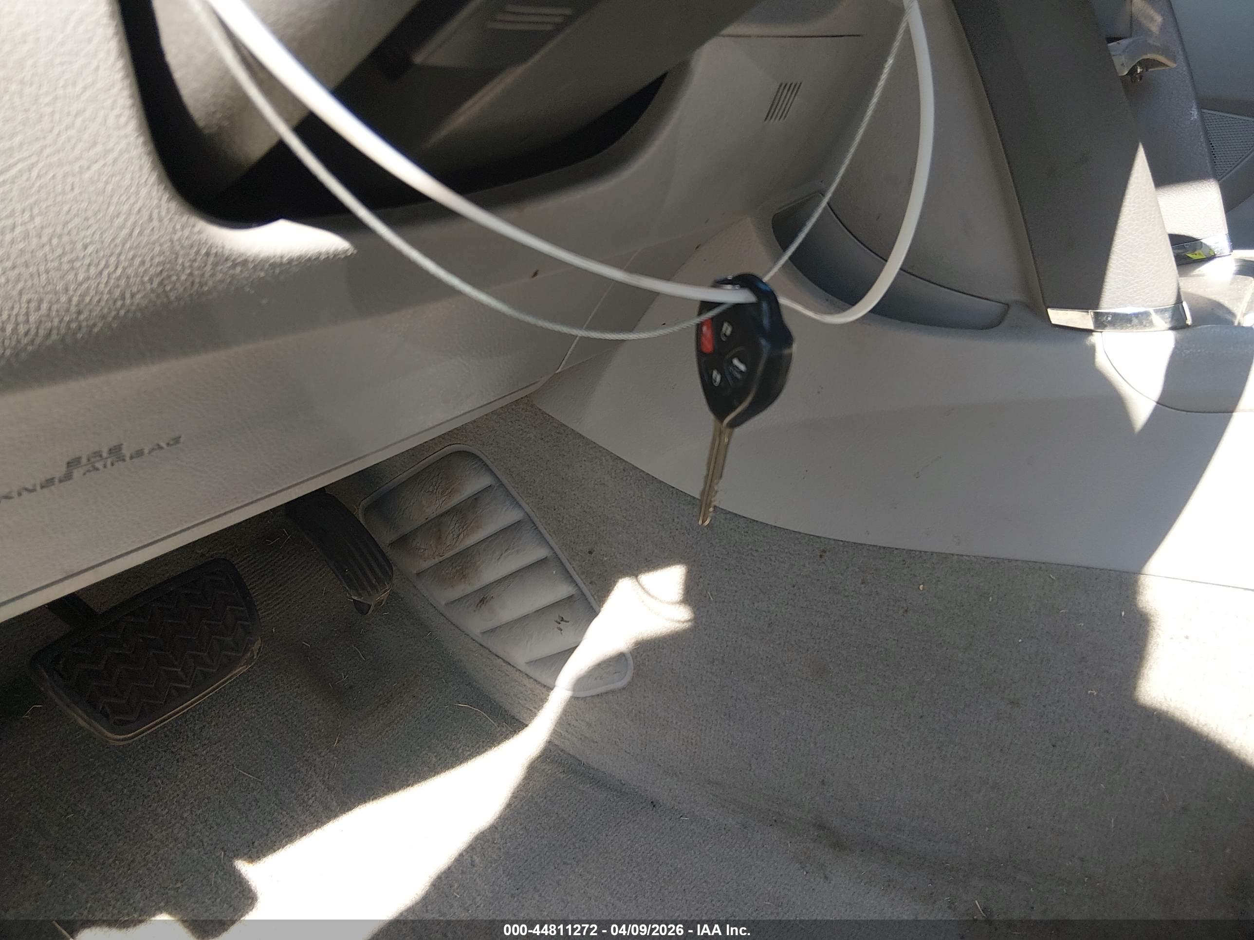 TOYOTA CAMRY image 11
