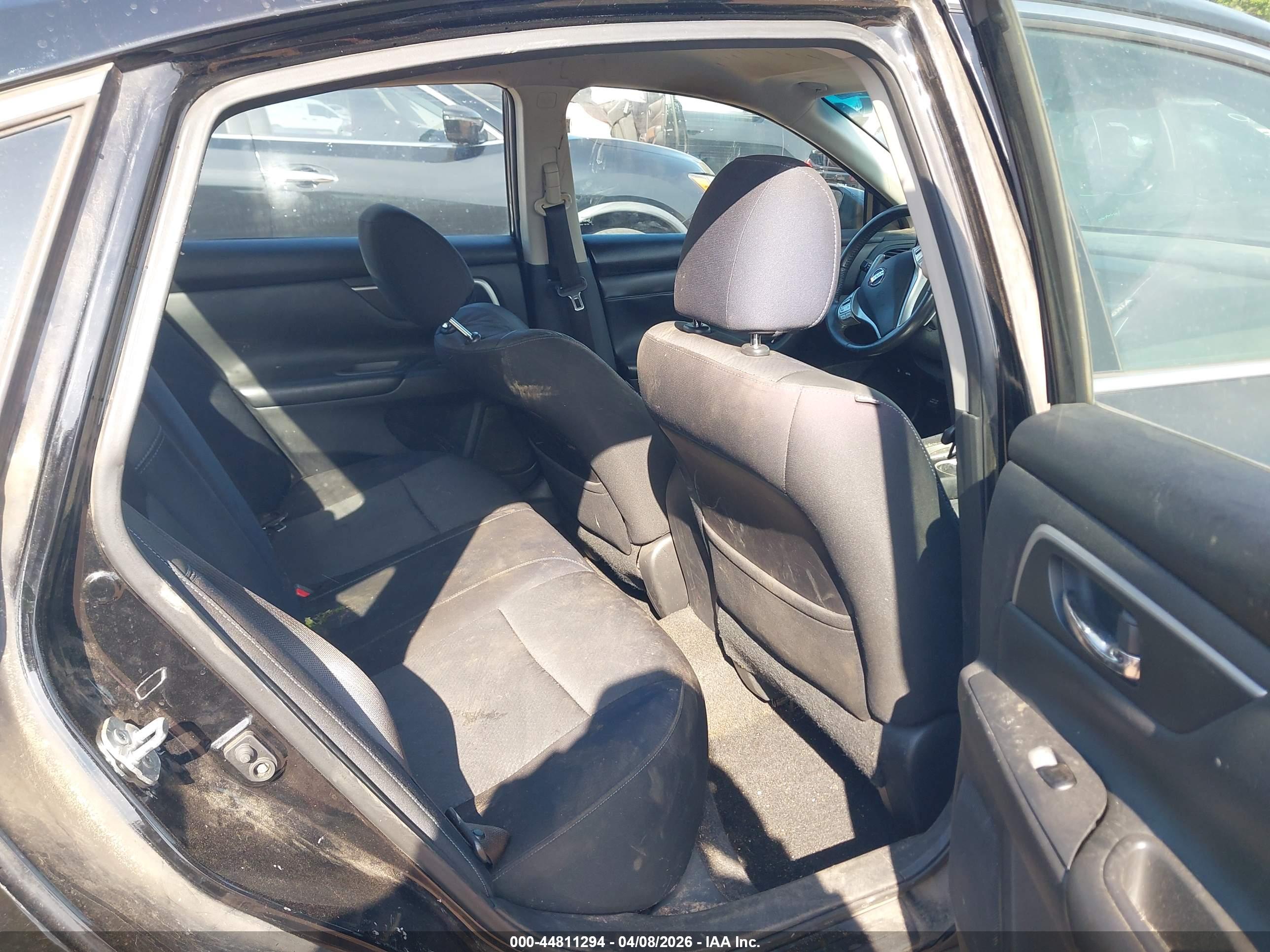 NISSAN ALTIMA image 8