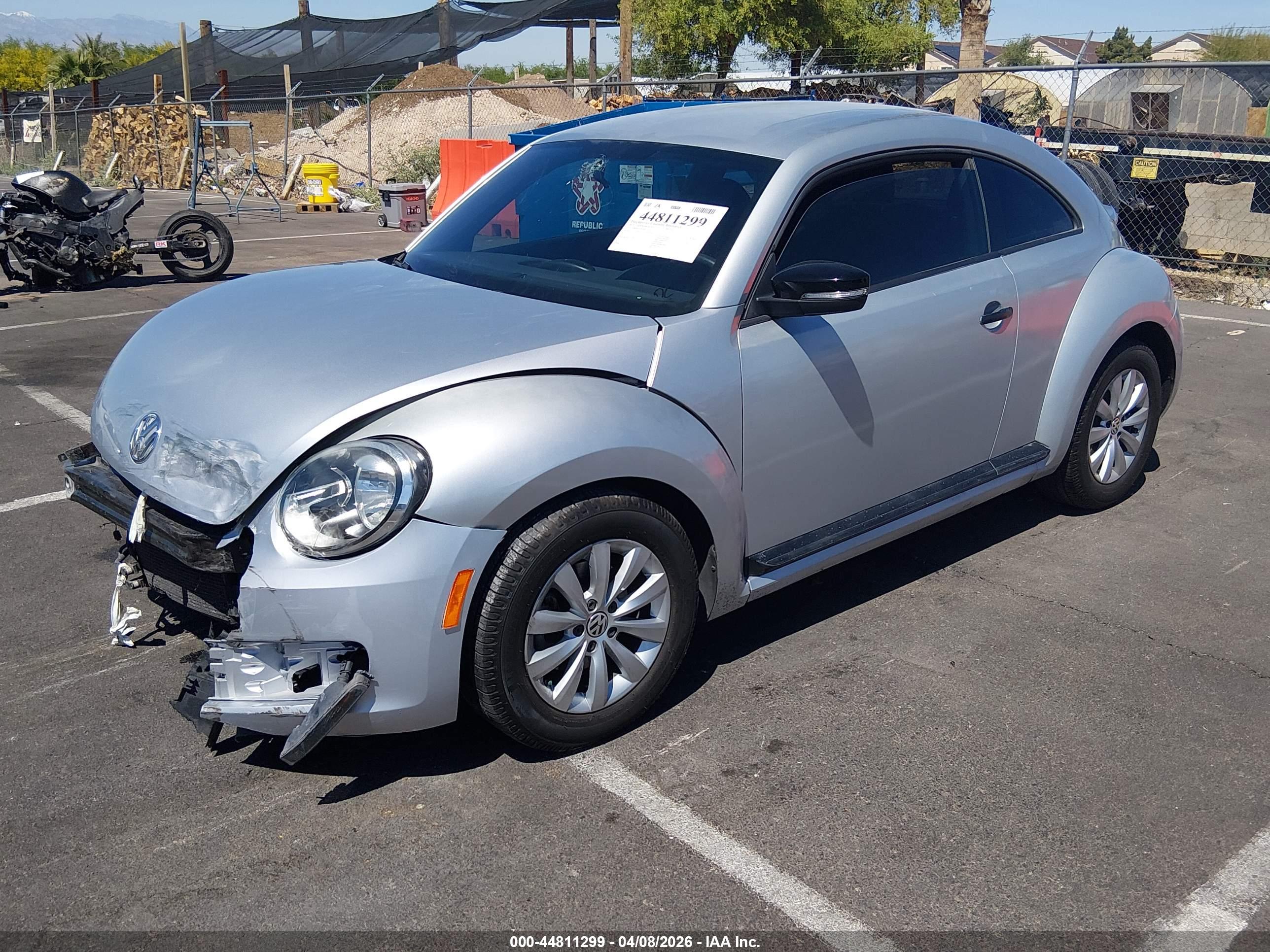 VOLKSWAGEN BEETLE image 2