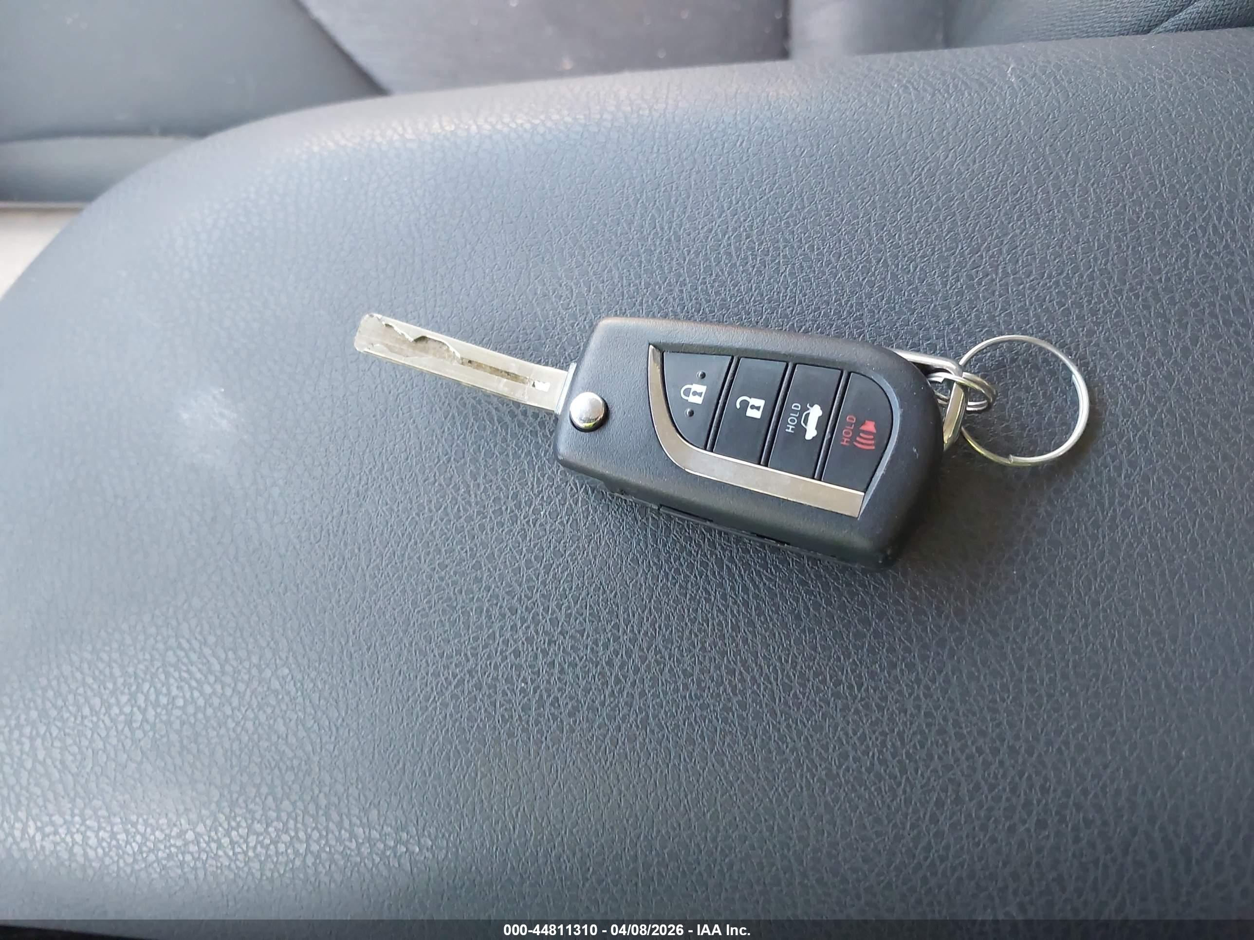 TOYOTA CAMRY image 11