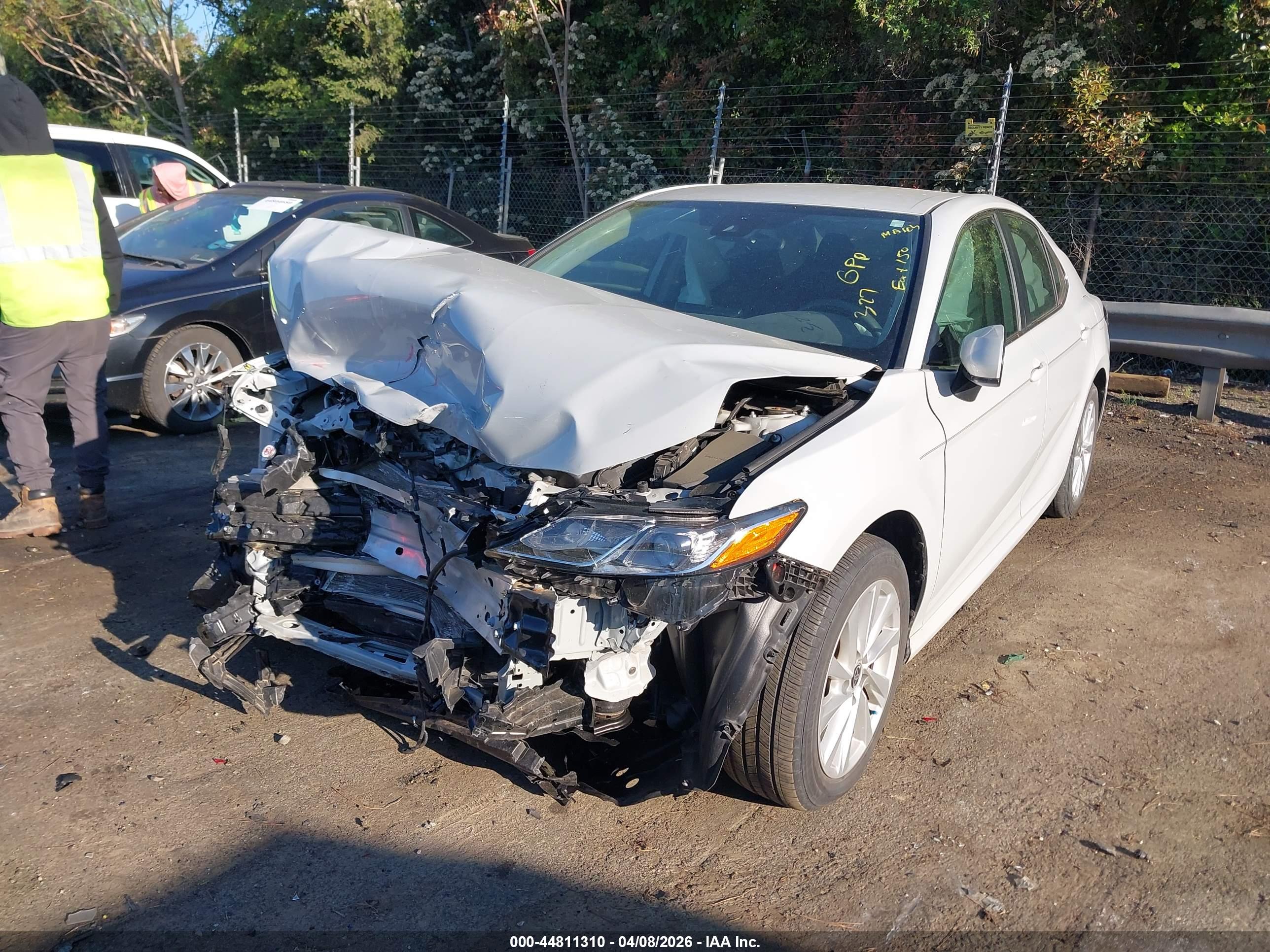 TOYOTA CAMRY image 2