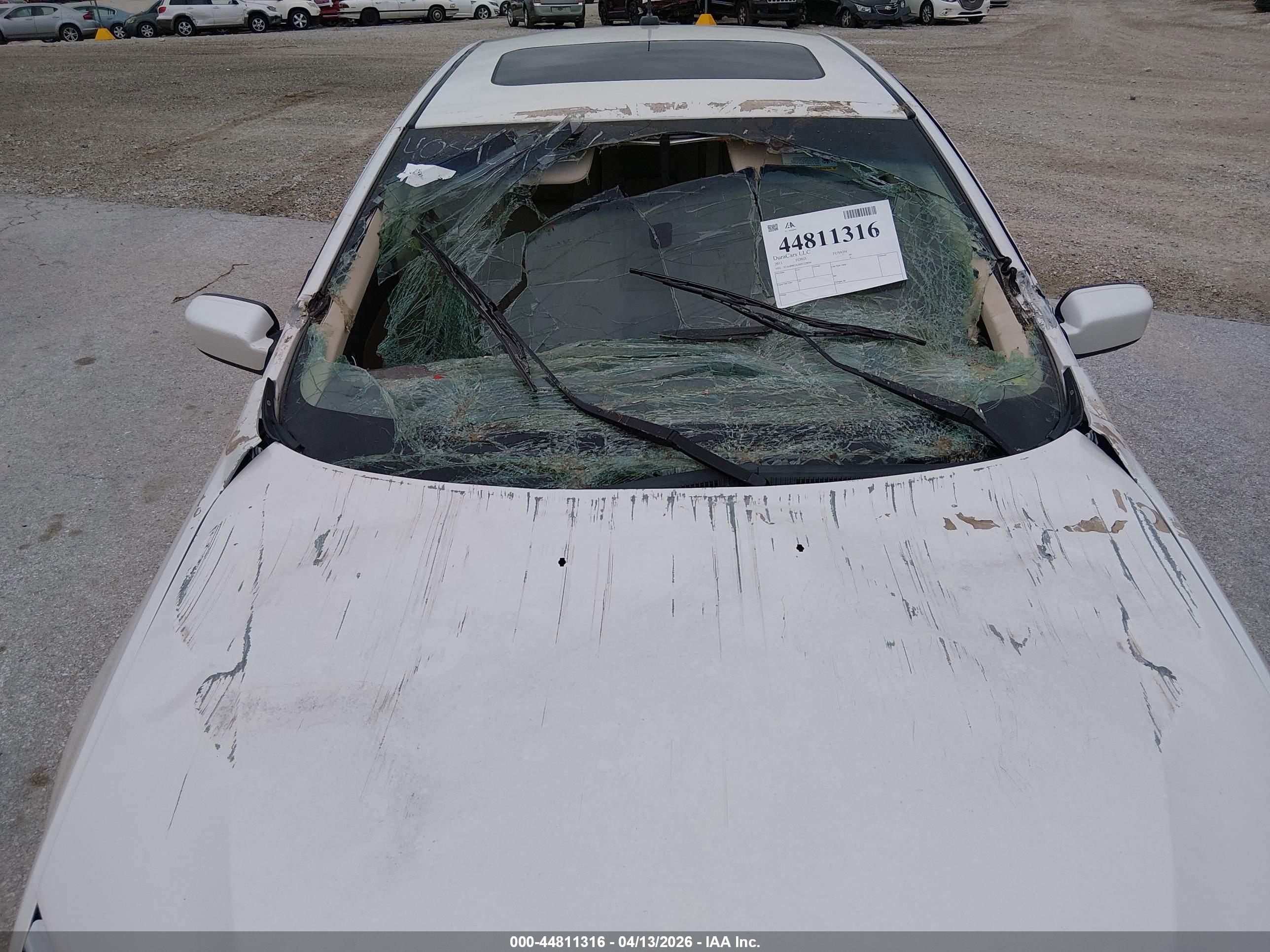 FORD FUSION image 6