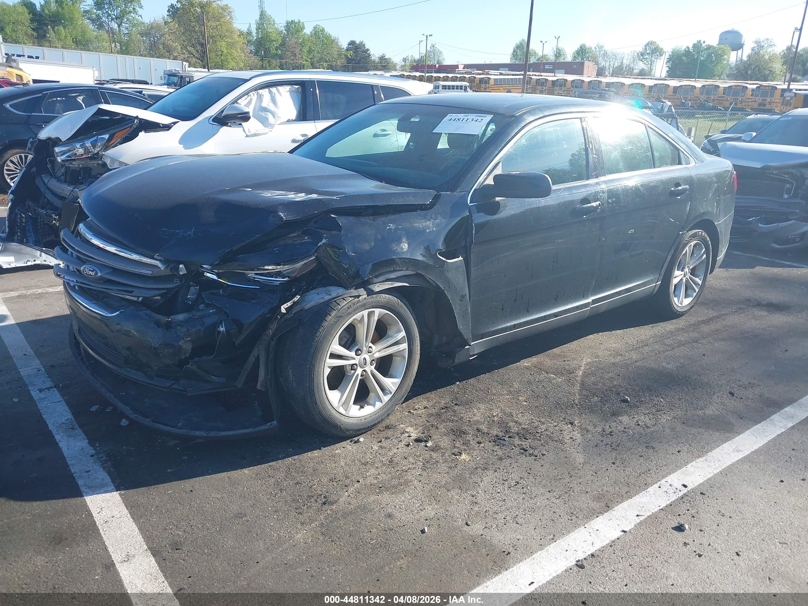 FORD TAURUS image 2