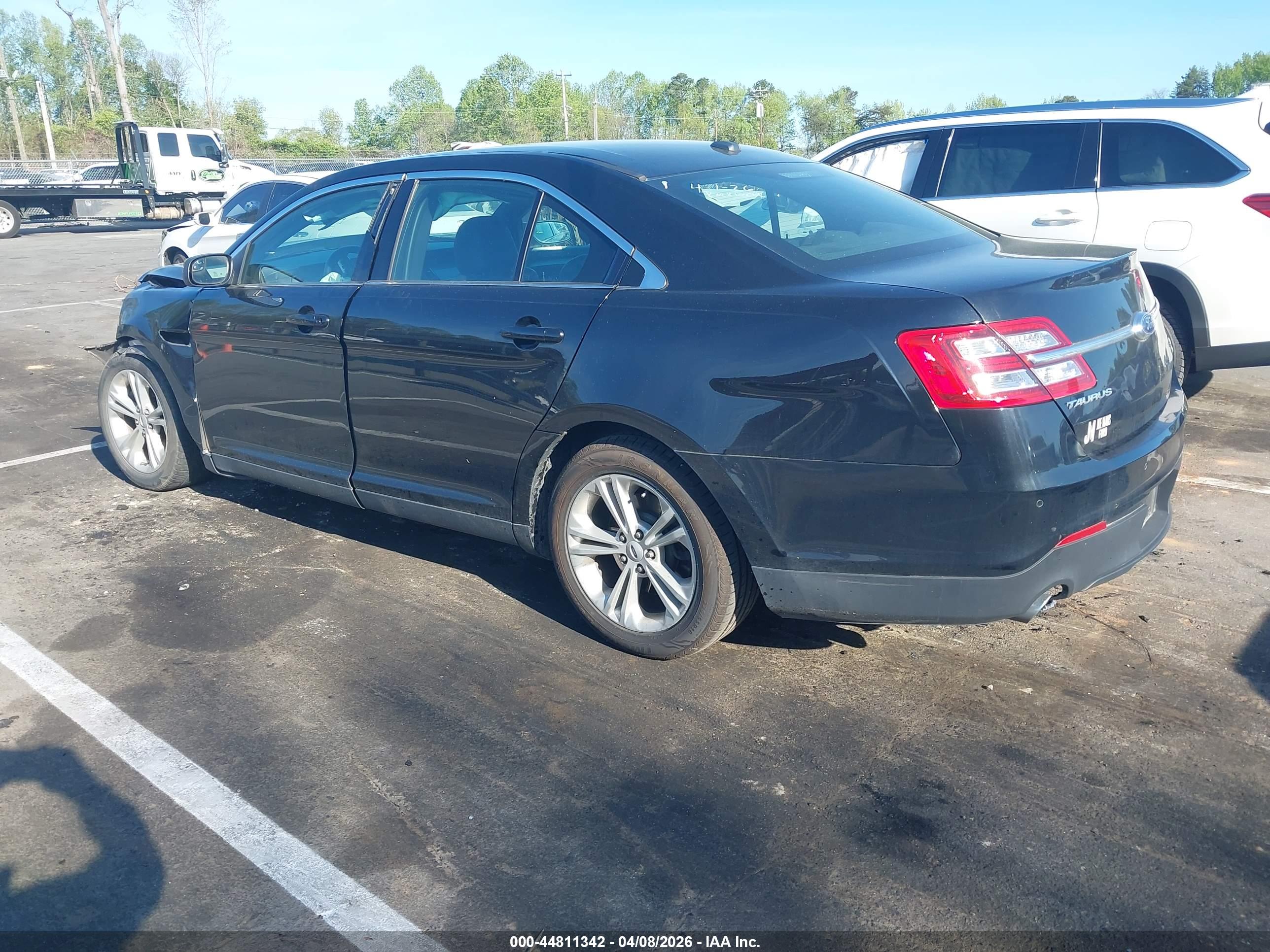 FORD TAURUS image 3