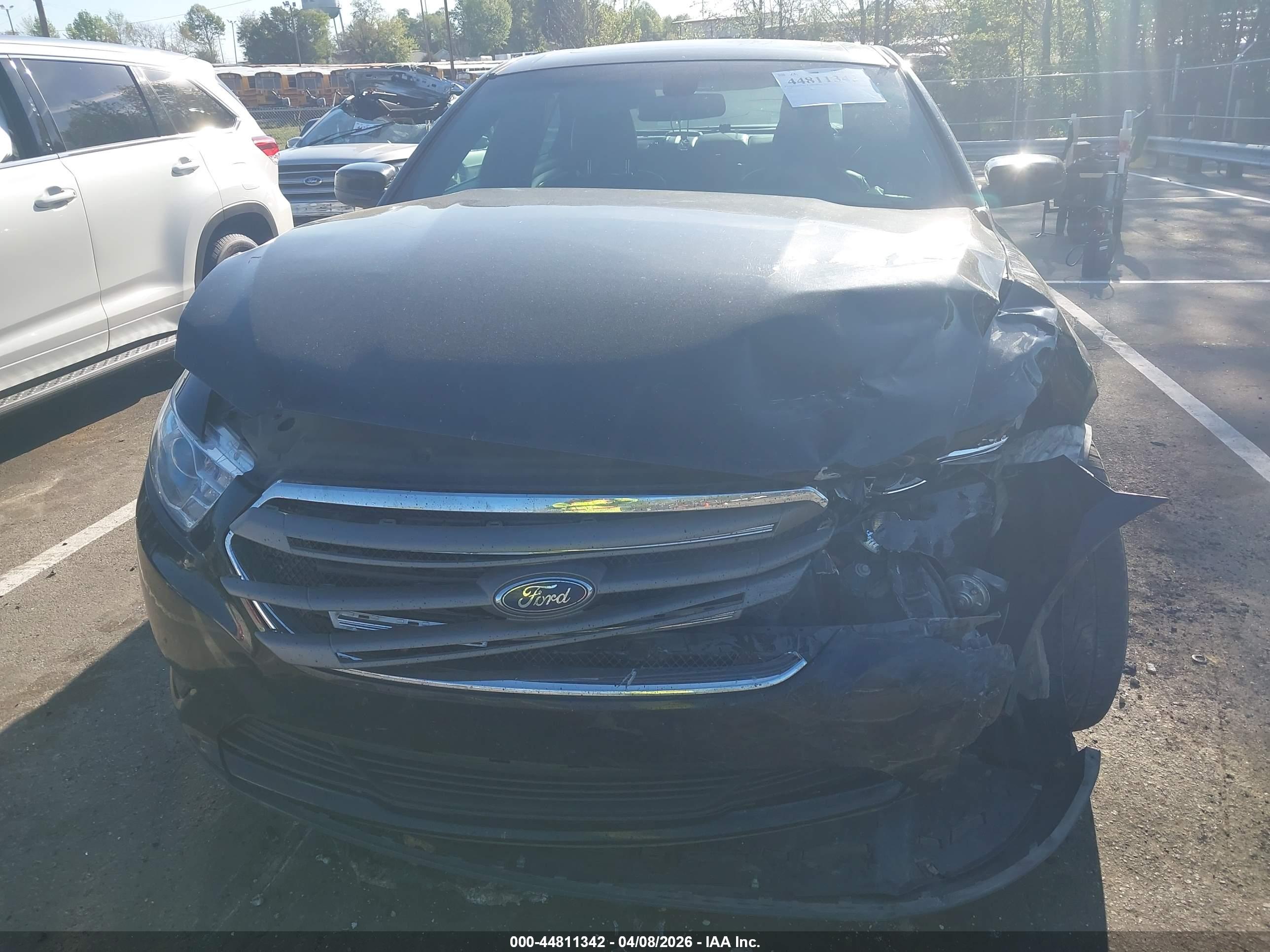 FORD TAURUS image 6