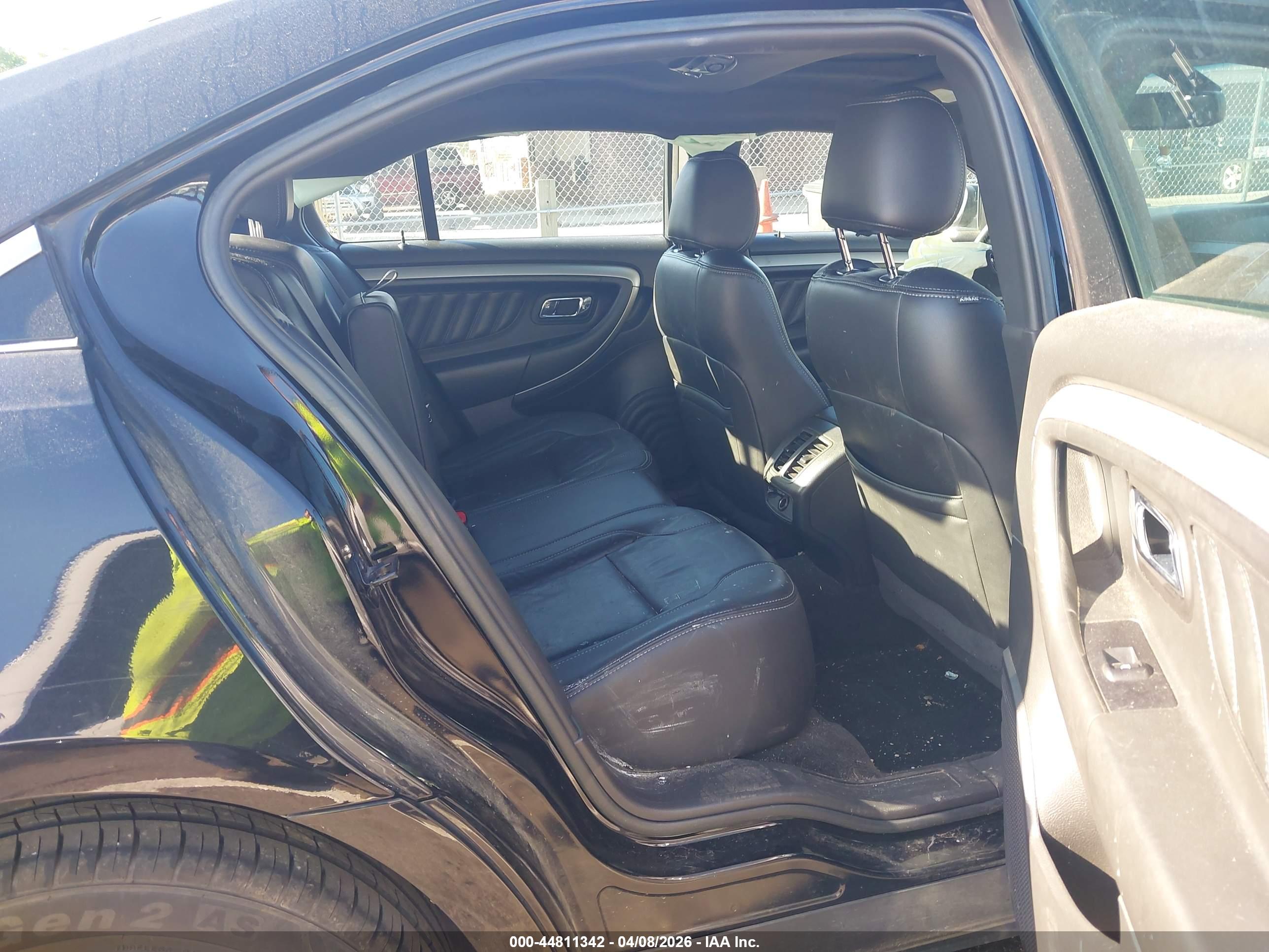 FORD TAURUS image 8